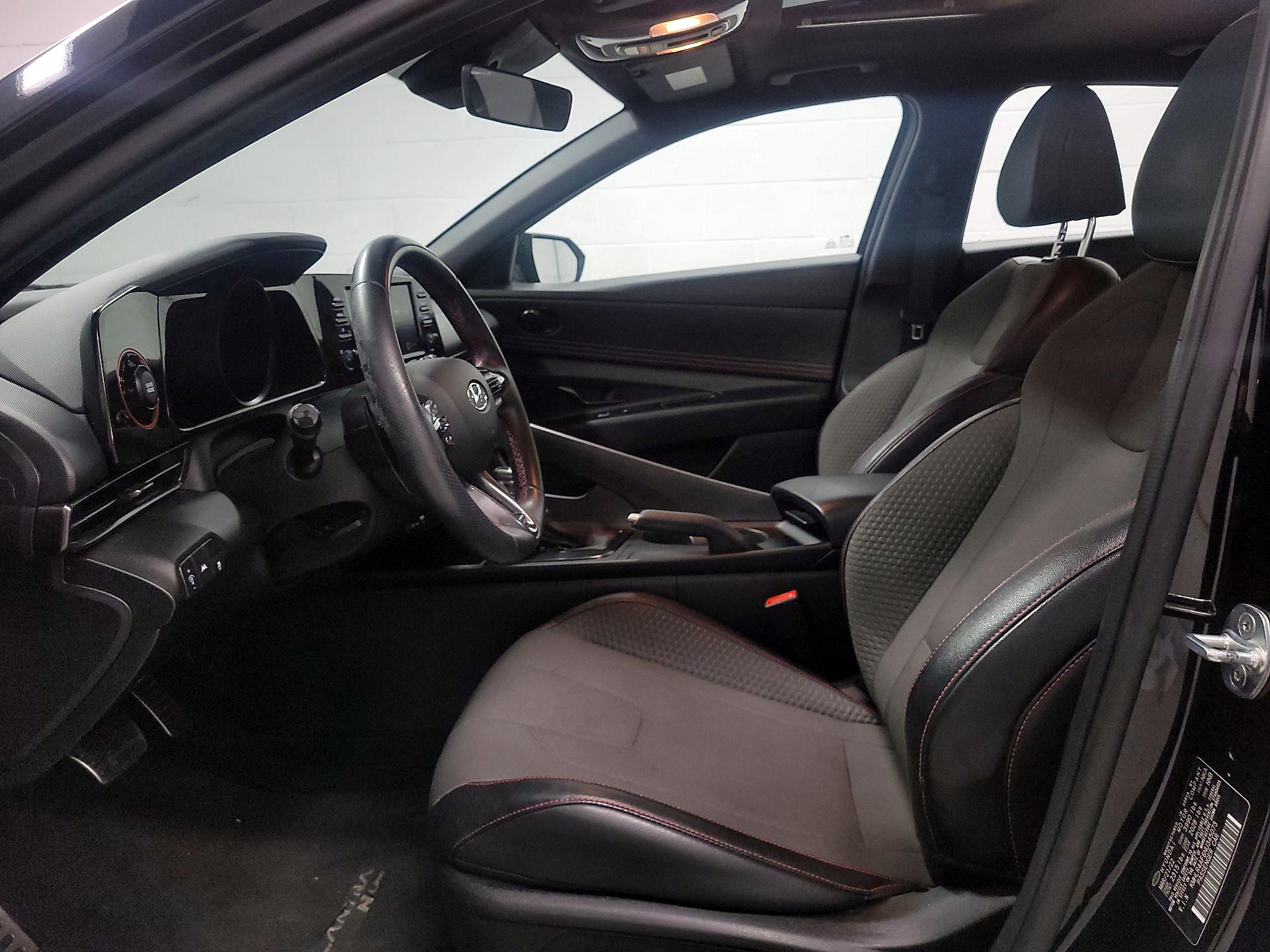 Thumbnail: 2022 Hyundai Elantra - 11