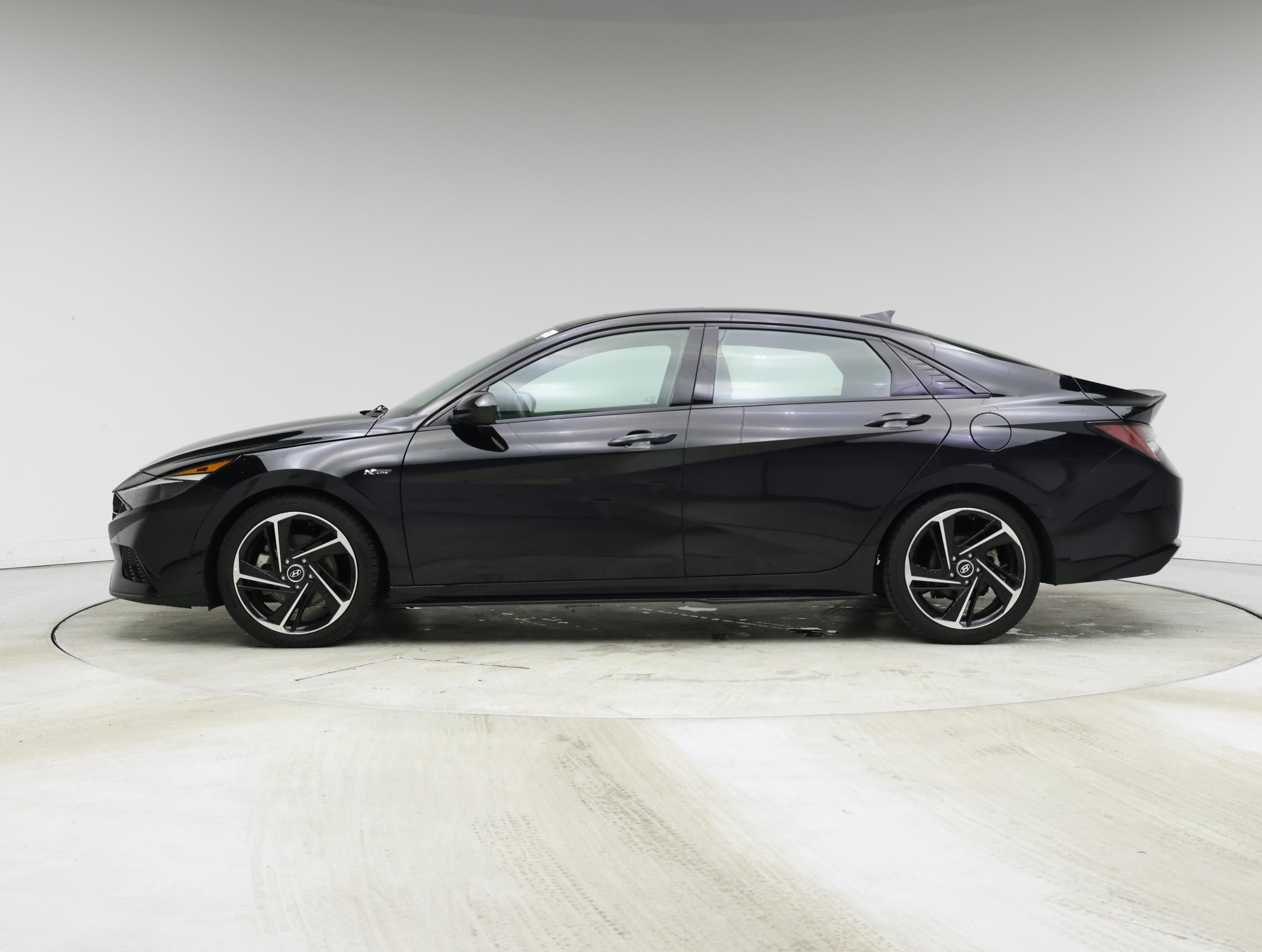 Thumbnail: 2022 Hyundai Elantra - 3