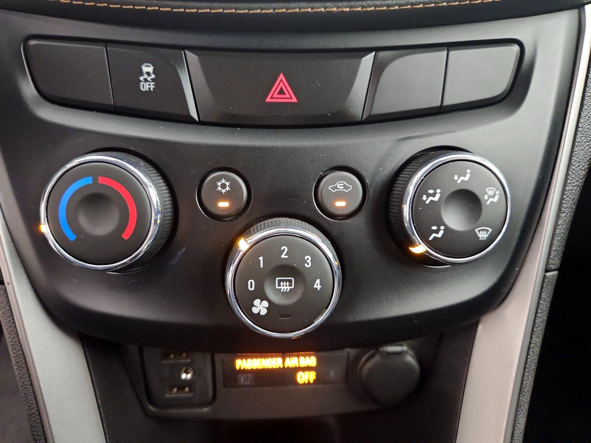 Thumbnail: 2019 Chevrolet Trax - 16