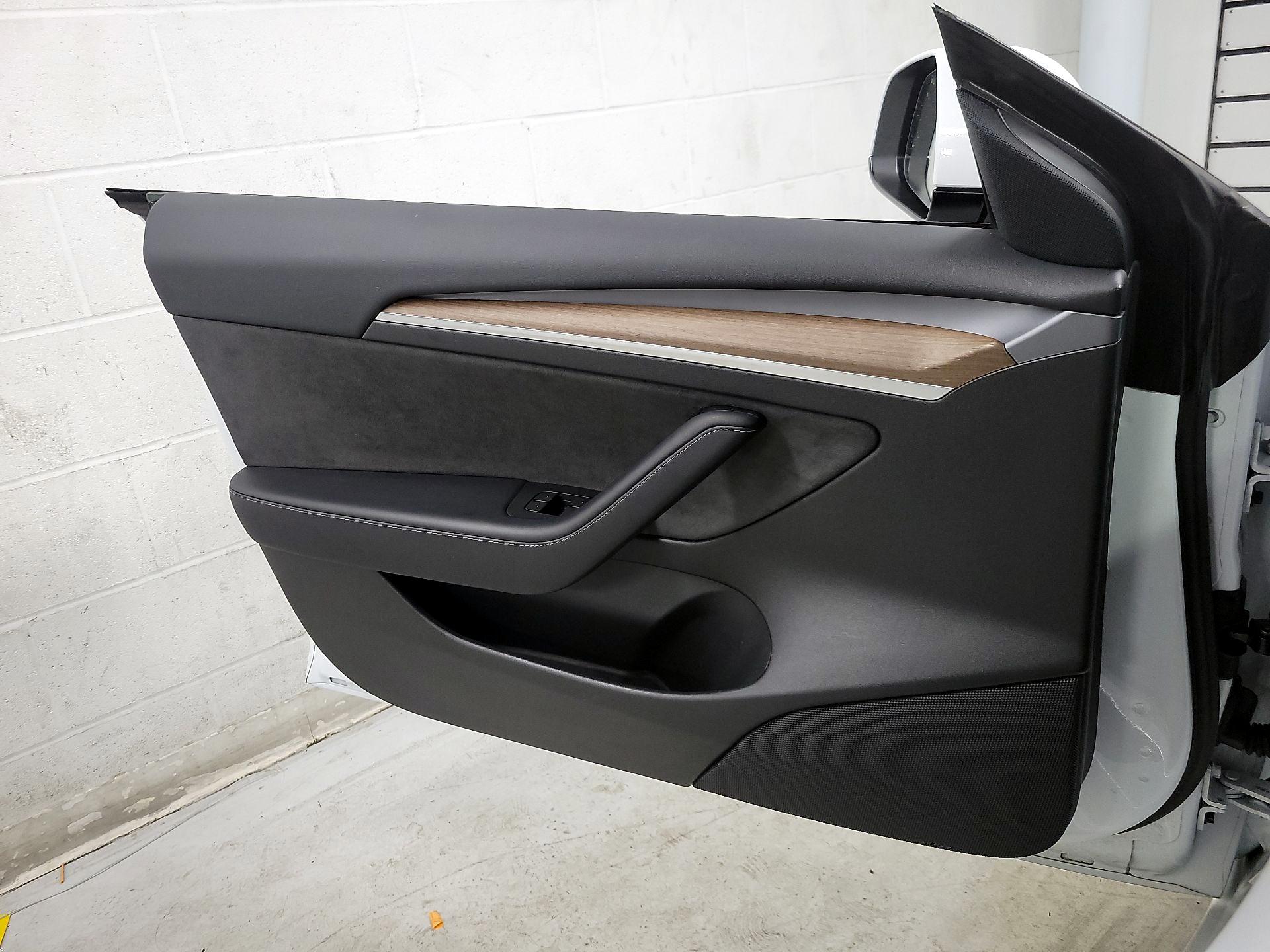 Thumbnail: 2022 Tesla Model 3 - 12