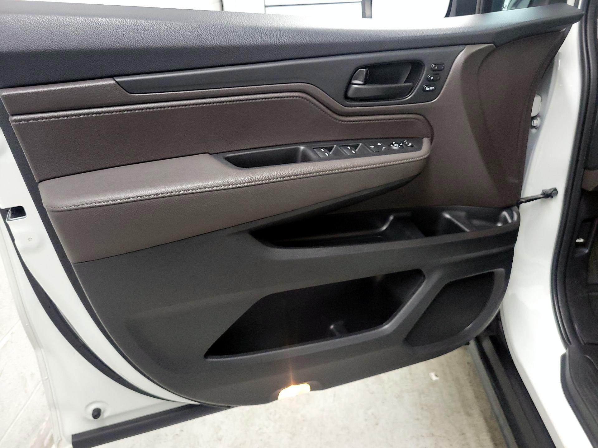 Thumbnail: 2020 Honda Odyssey - 12