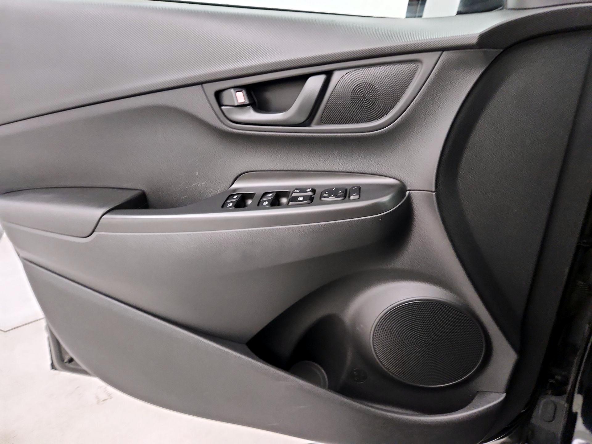 Thumbnail: 2020 Hyundai Kona - 12