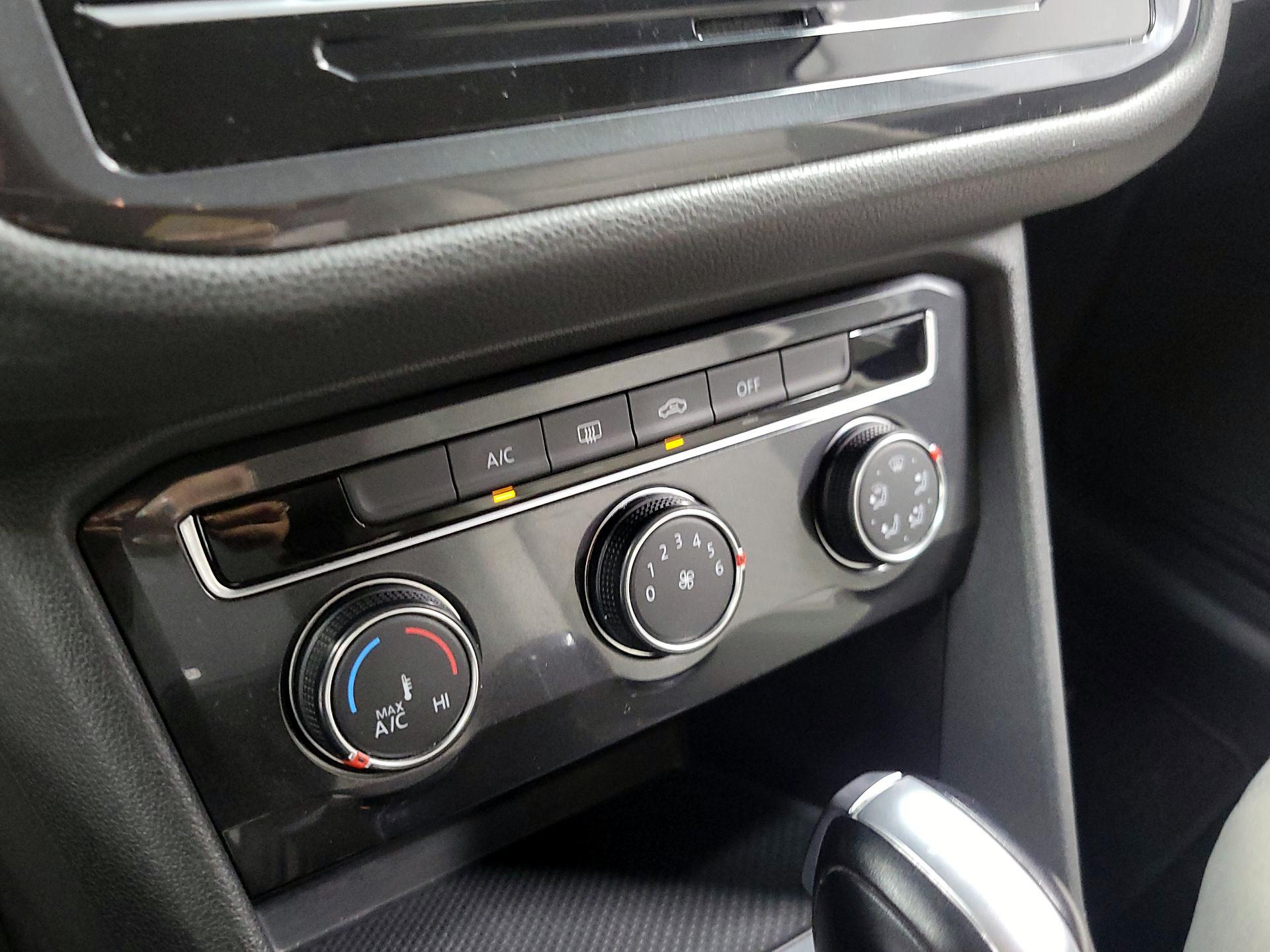 Thumbnail: 2020 Volkswagen Tiguan - 15