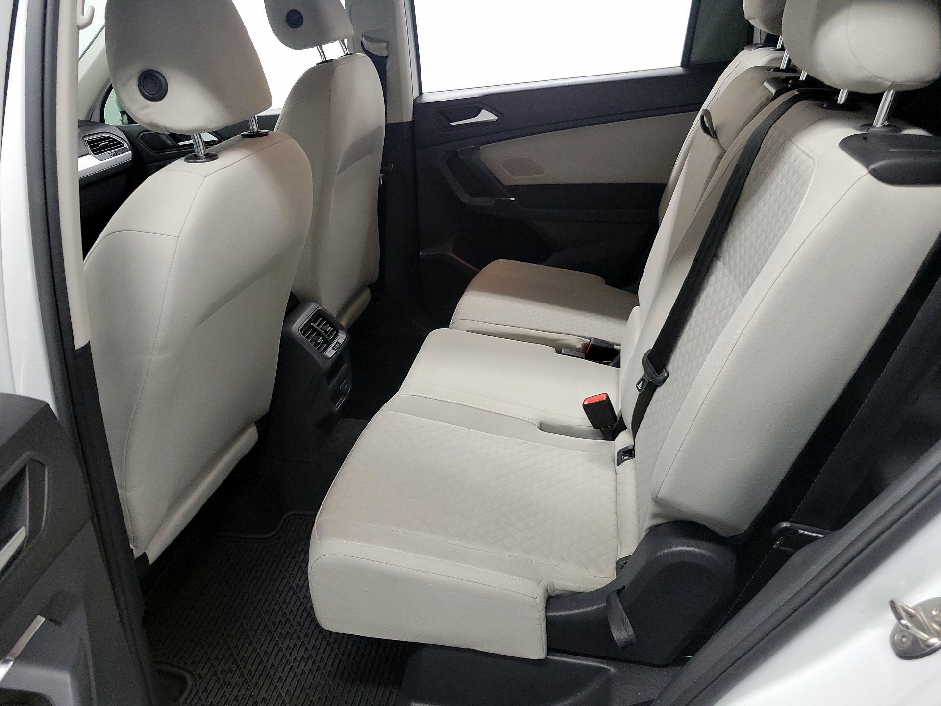 Thumbnail: 2020 Volkswagen Tiguan - 17