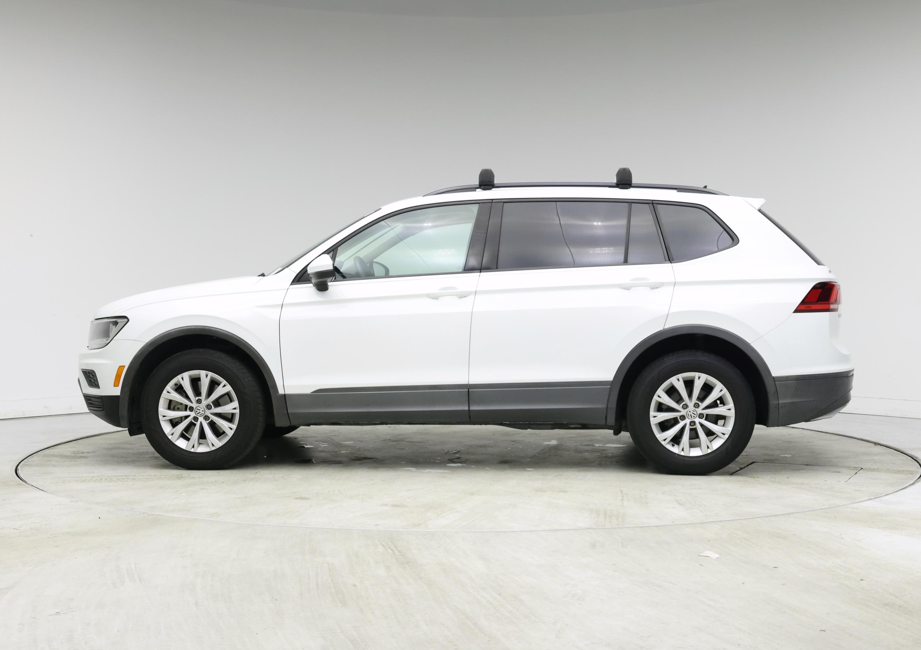 Thumbnail: 2020 Volkswagen Tiguan - 3