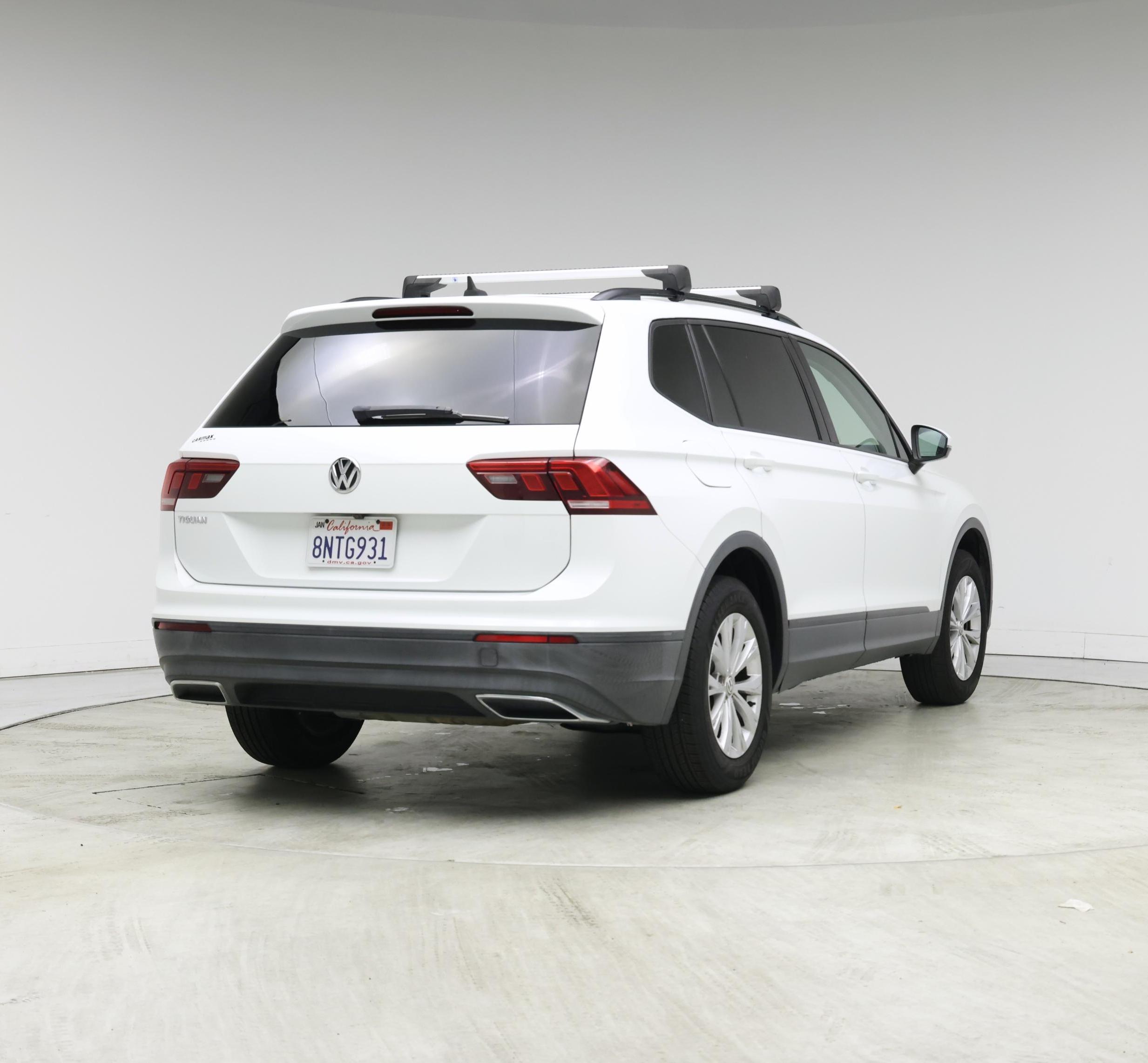 Thumbnail: 2020 Volkswagen Tiguan - 8