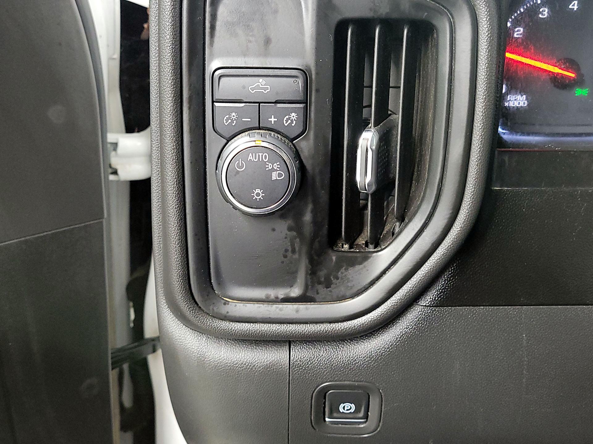Thumbnail: 2019 Chevrolet Silverado 1500 - 13