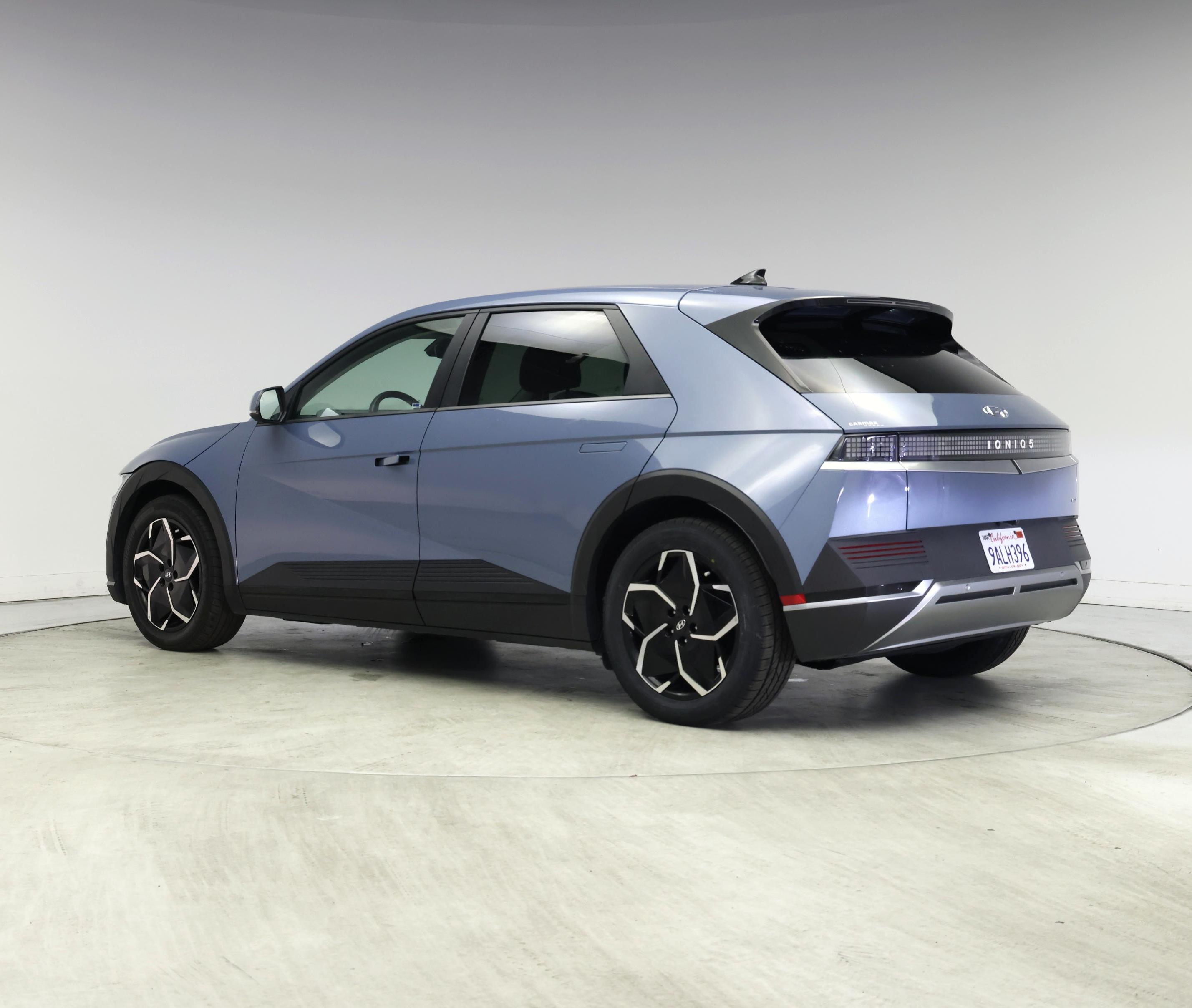 Thumbnail: 2022 Hyundai Ioniq 5 - 2