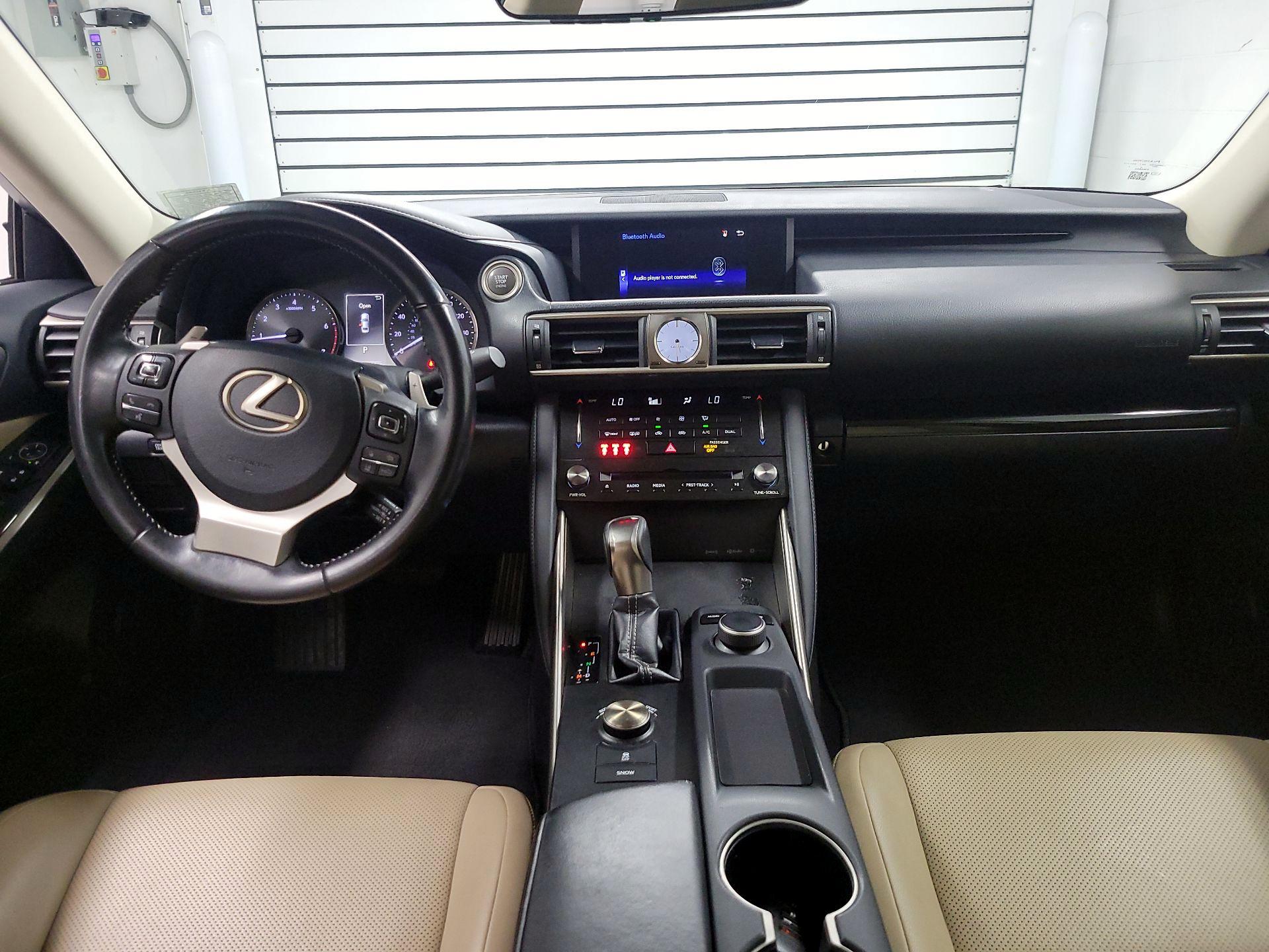 Thumbnail: 2018 Lexus IS - 9