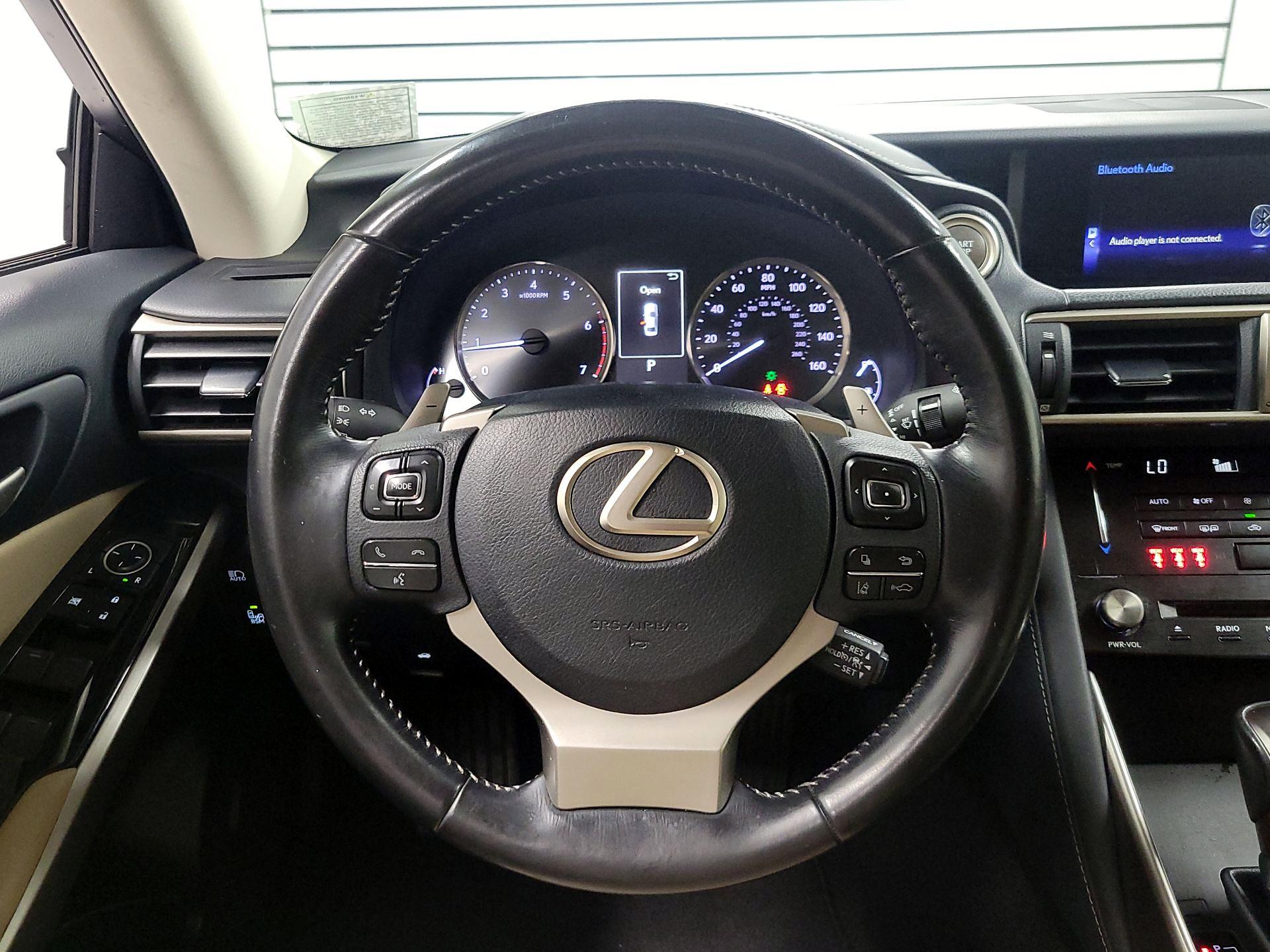 Thumbnail: 2018 Lexus IS - 10