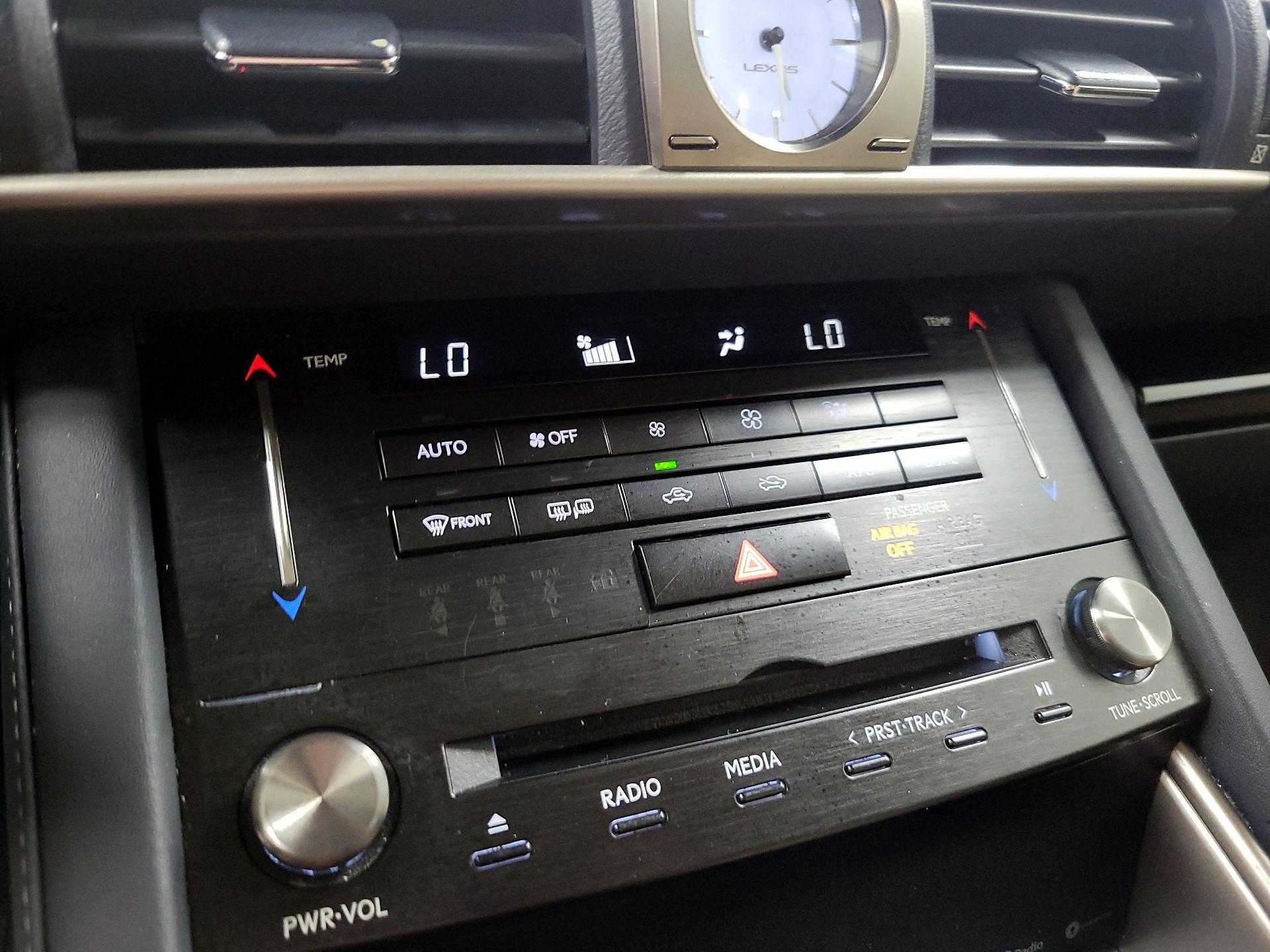 Thumbnail: 2018 Lexus IS - 16