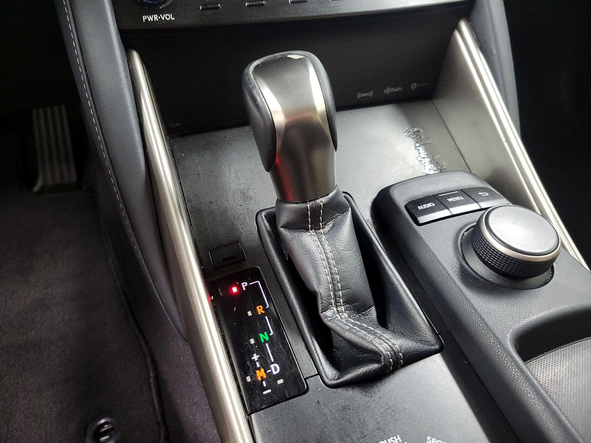 Thumbnail: 2018 Lexus IS - 17