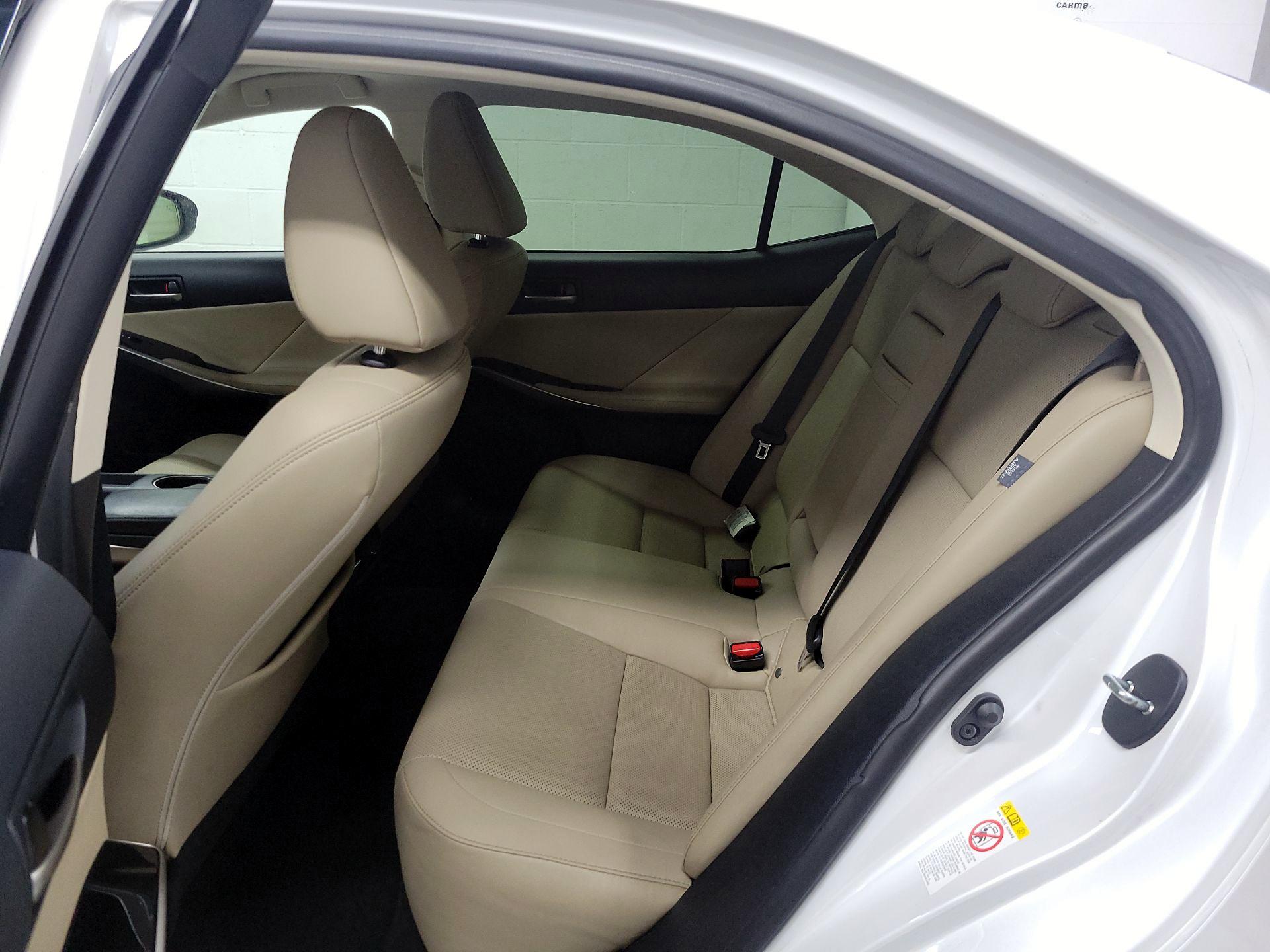 Thumbnail: 2018 Lexus IS - 18