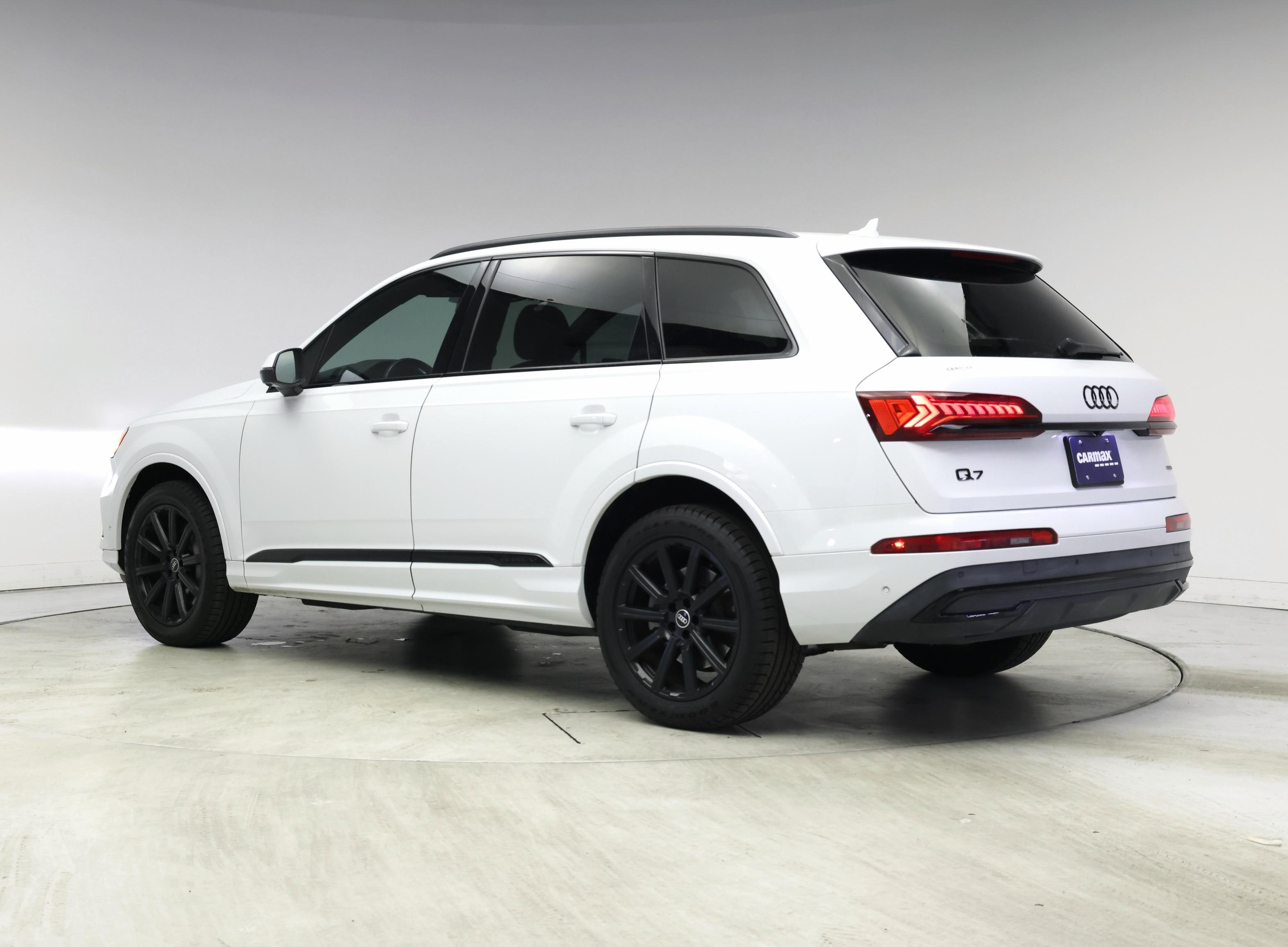 Thumbnail: 2022 Audi Q7 - 2