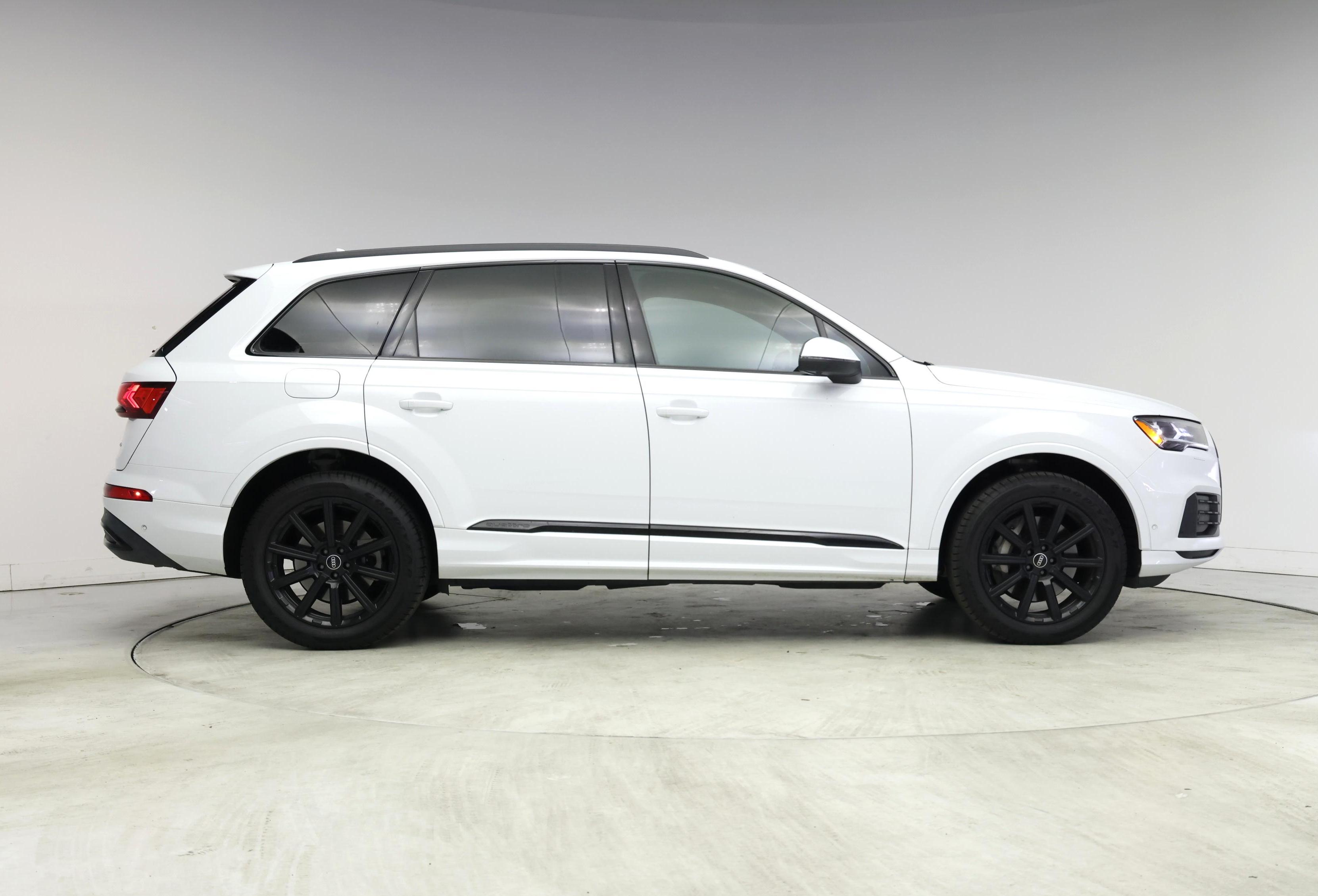 Thumbnail: 2022 Audi Q7 - 7