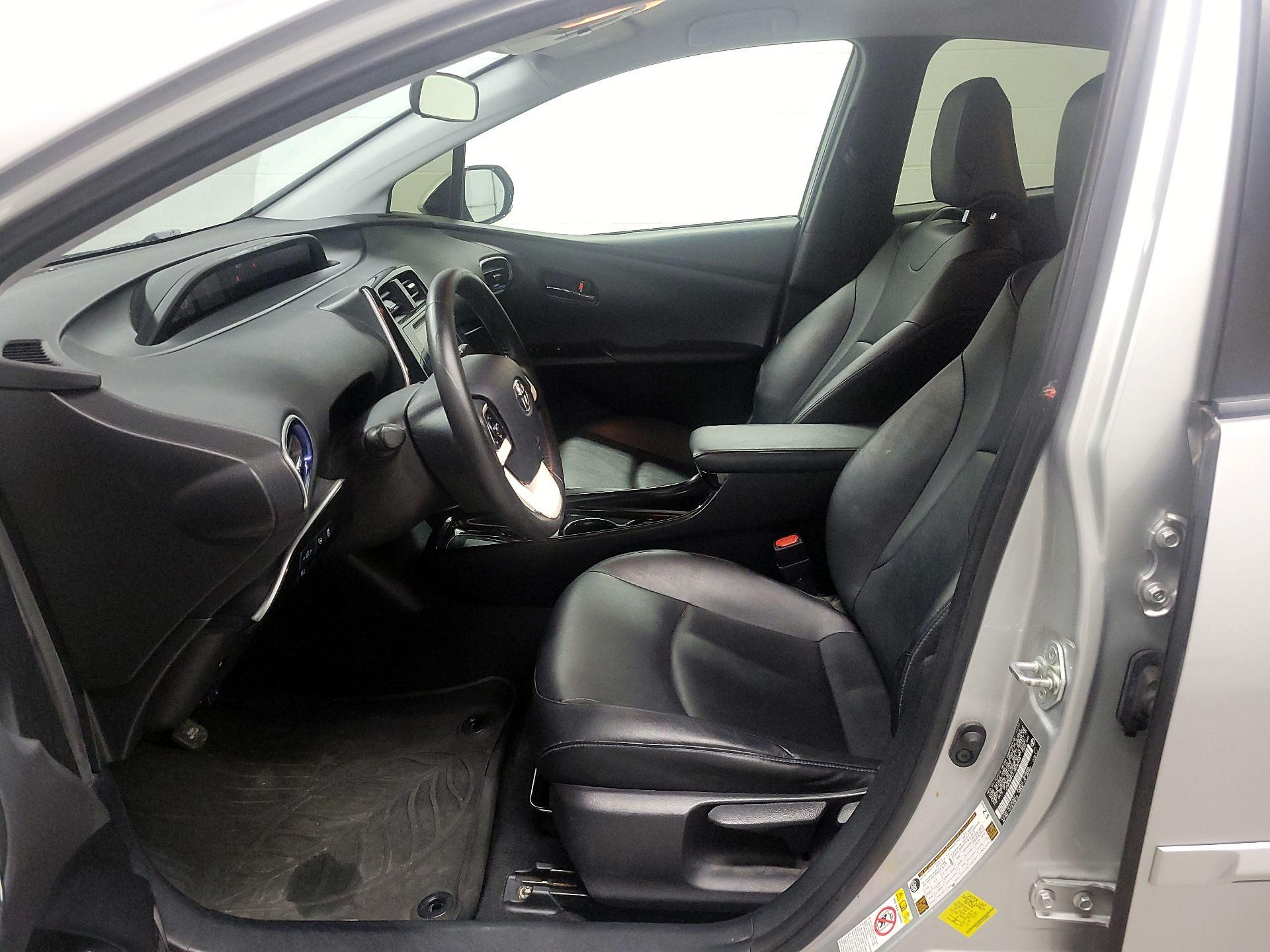 Thumbnail: 2018 Toyota Prius - 11