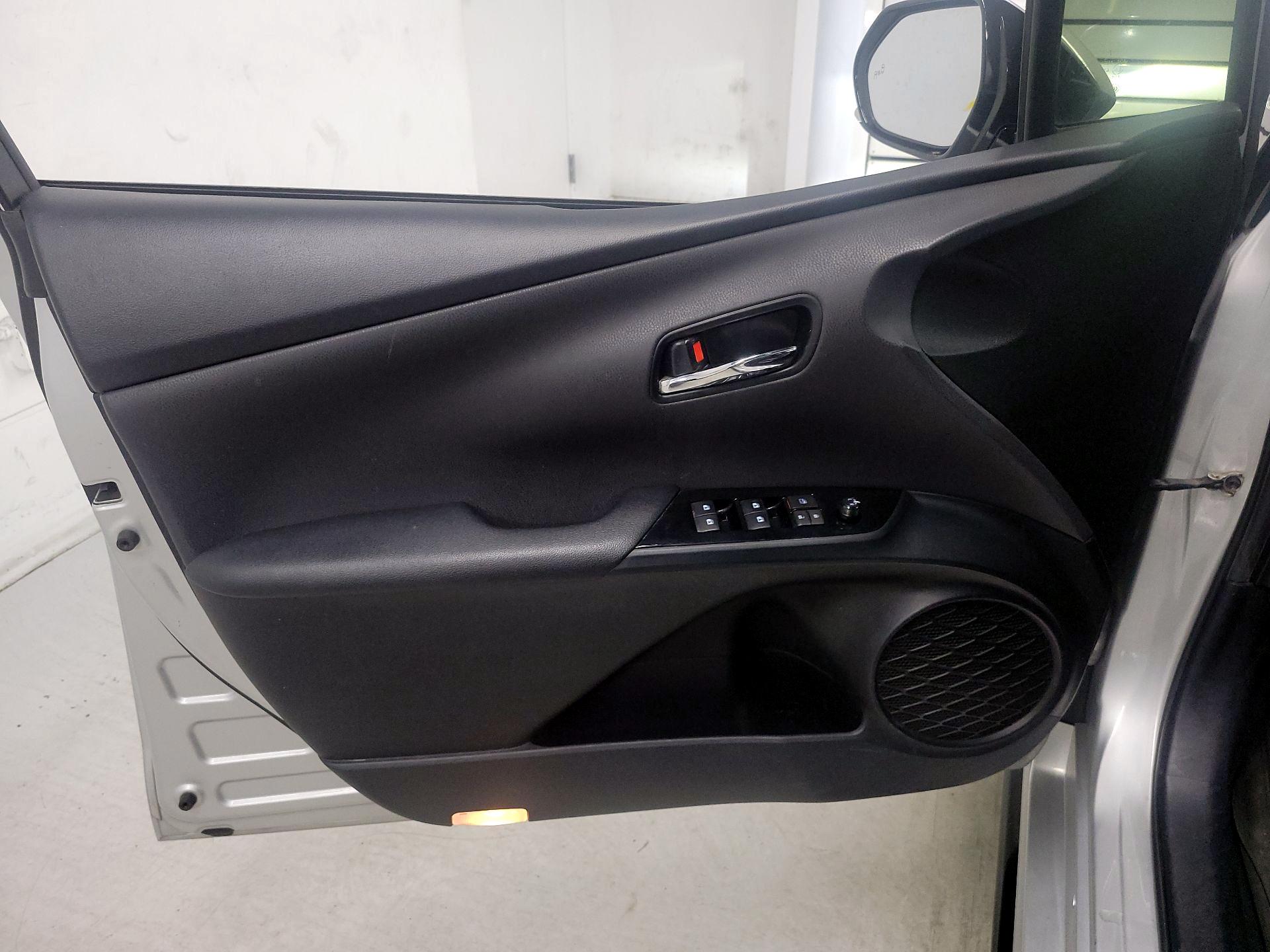 Thumbnail: 2018 Toyota Prius - 12