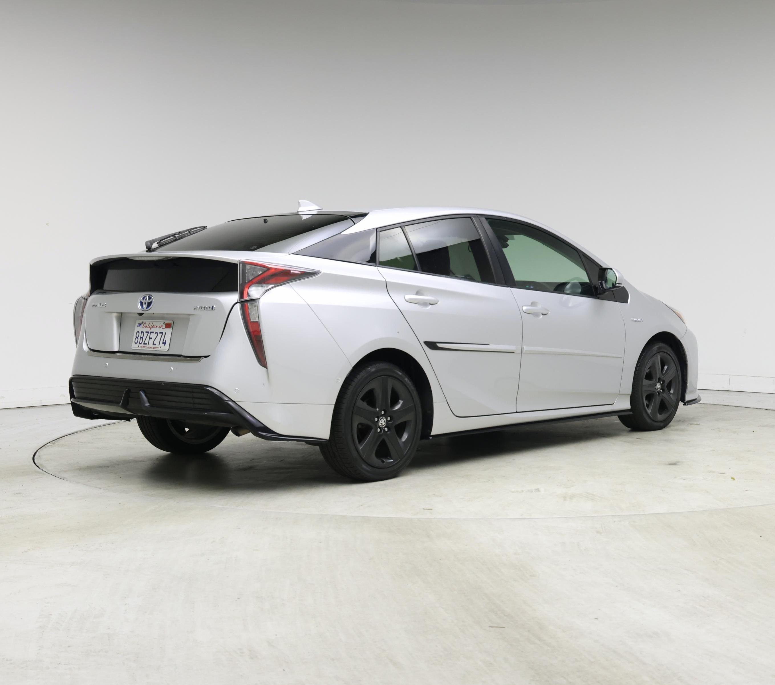 Thumbnail: 2018 Toyota Prius - 8