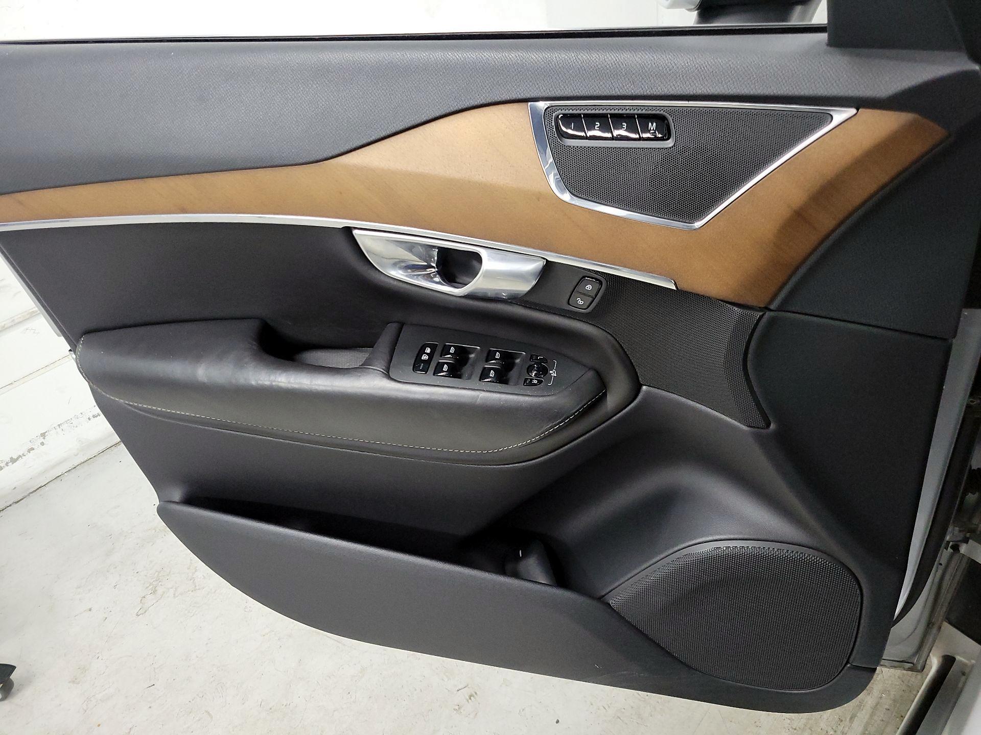 Thumbnail: 2017 Volvo XC90 - 12
