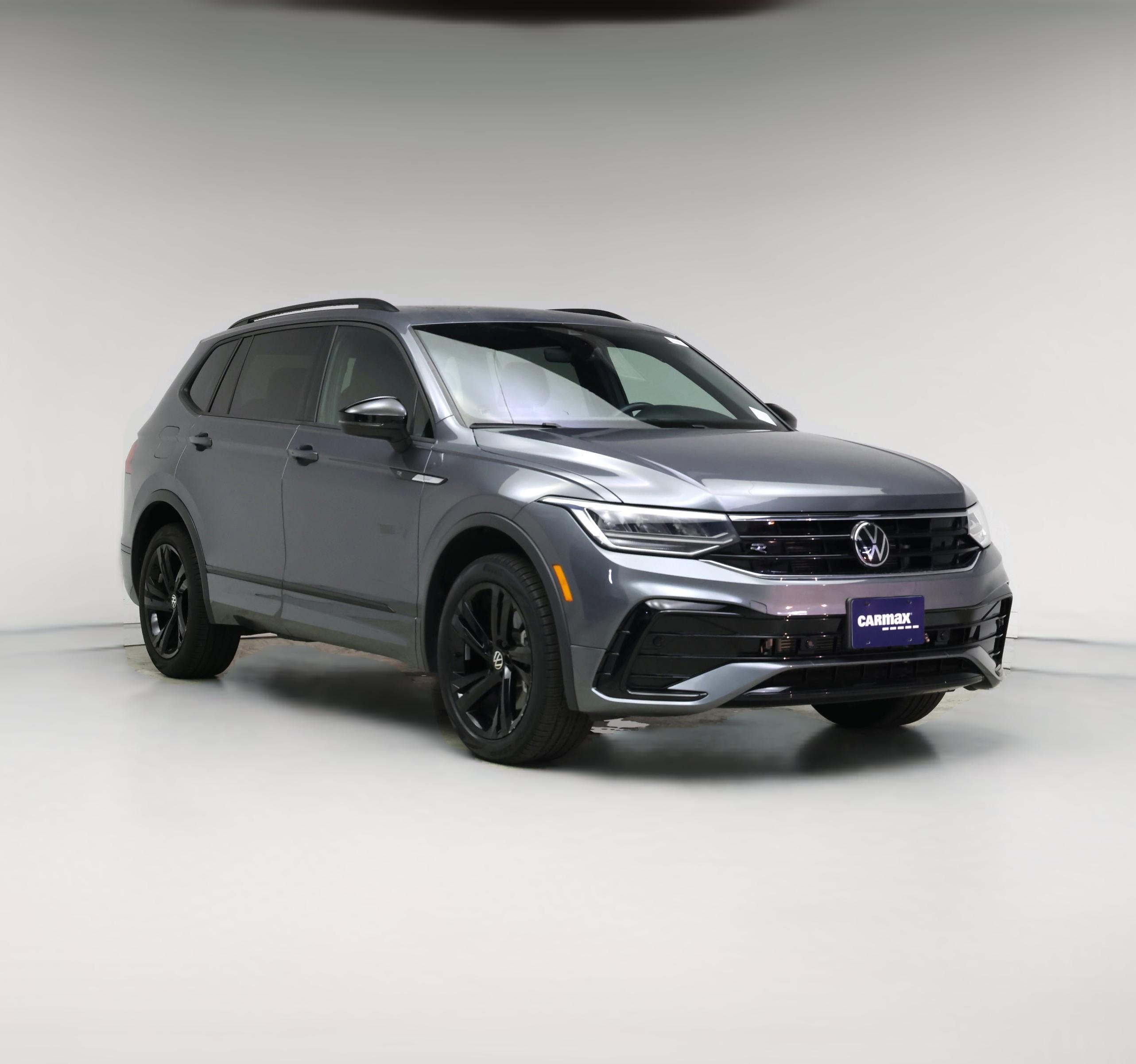 Thumbnail: 2023 Volkswagen Tiguan - 1