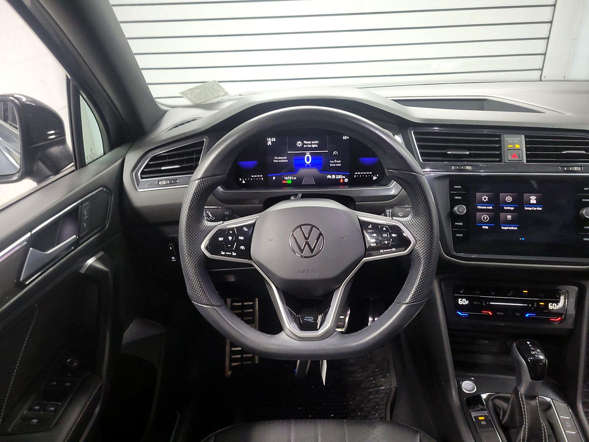 Thumbnail: 2023 Volkswagen Tiguan - 10