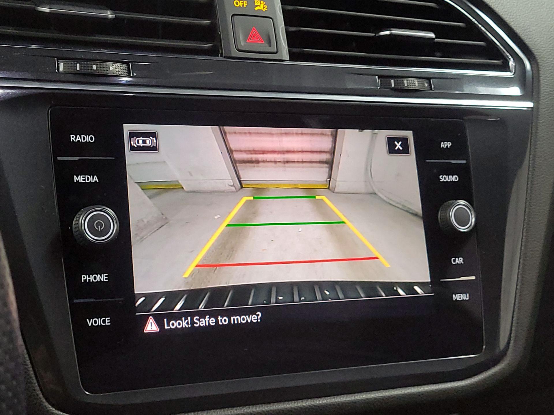 Thumbnail: 2023 Volkswagen Tiguan - 13