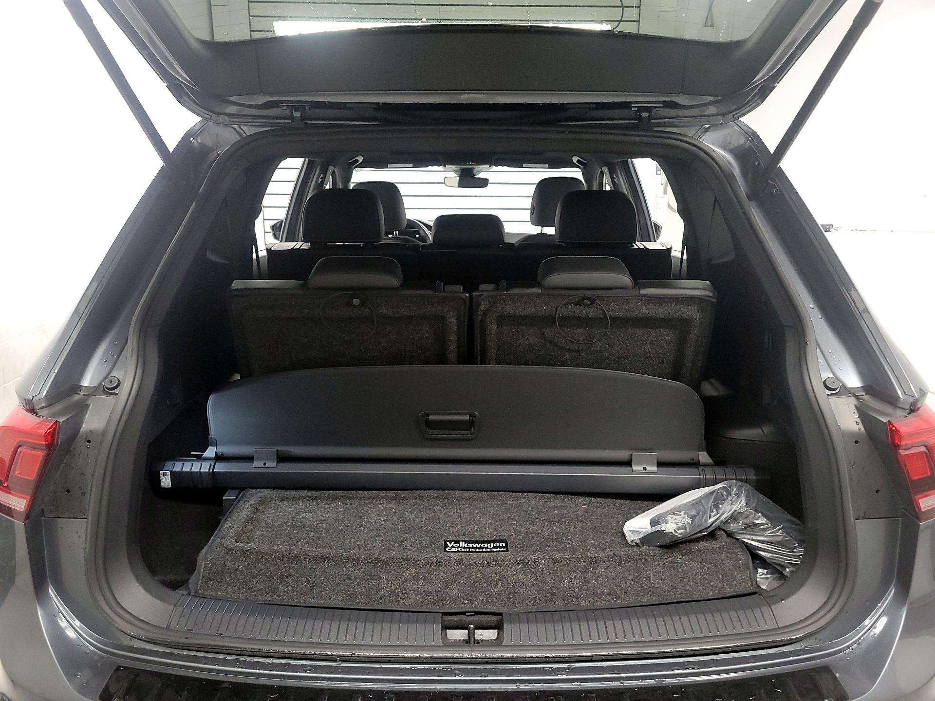 Thumbnail: 2023 Volkswagen Tiguan - 18