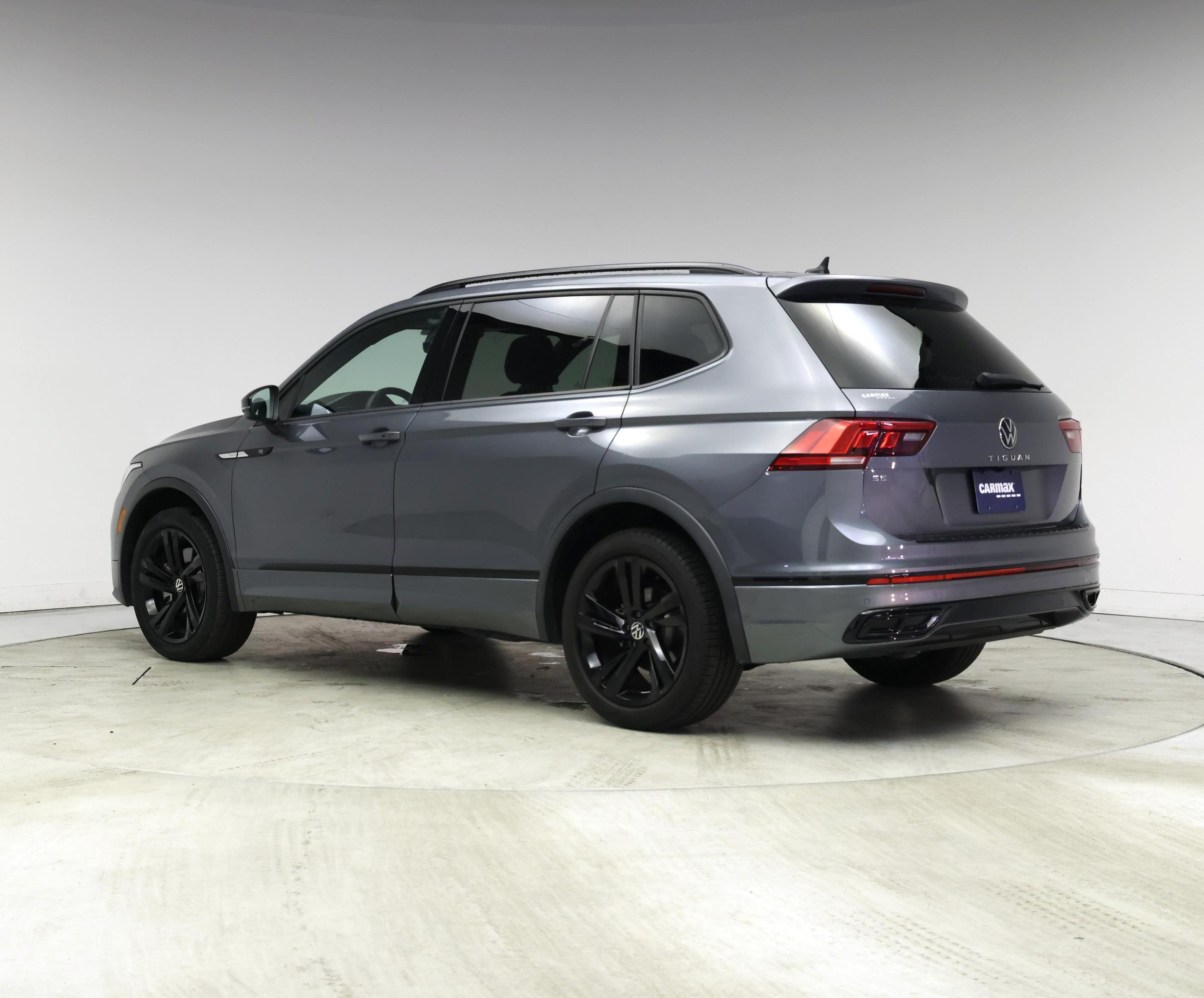 Thumbnail: 2023 Volkswagen Tiguan - 2