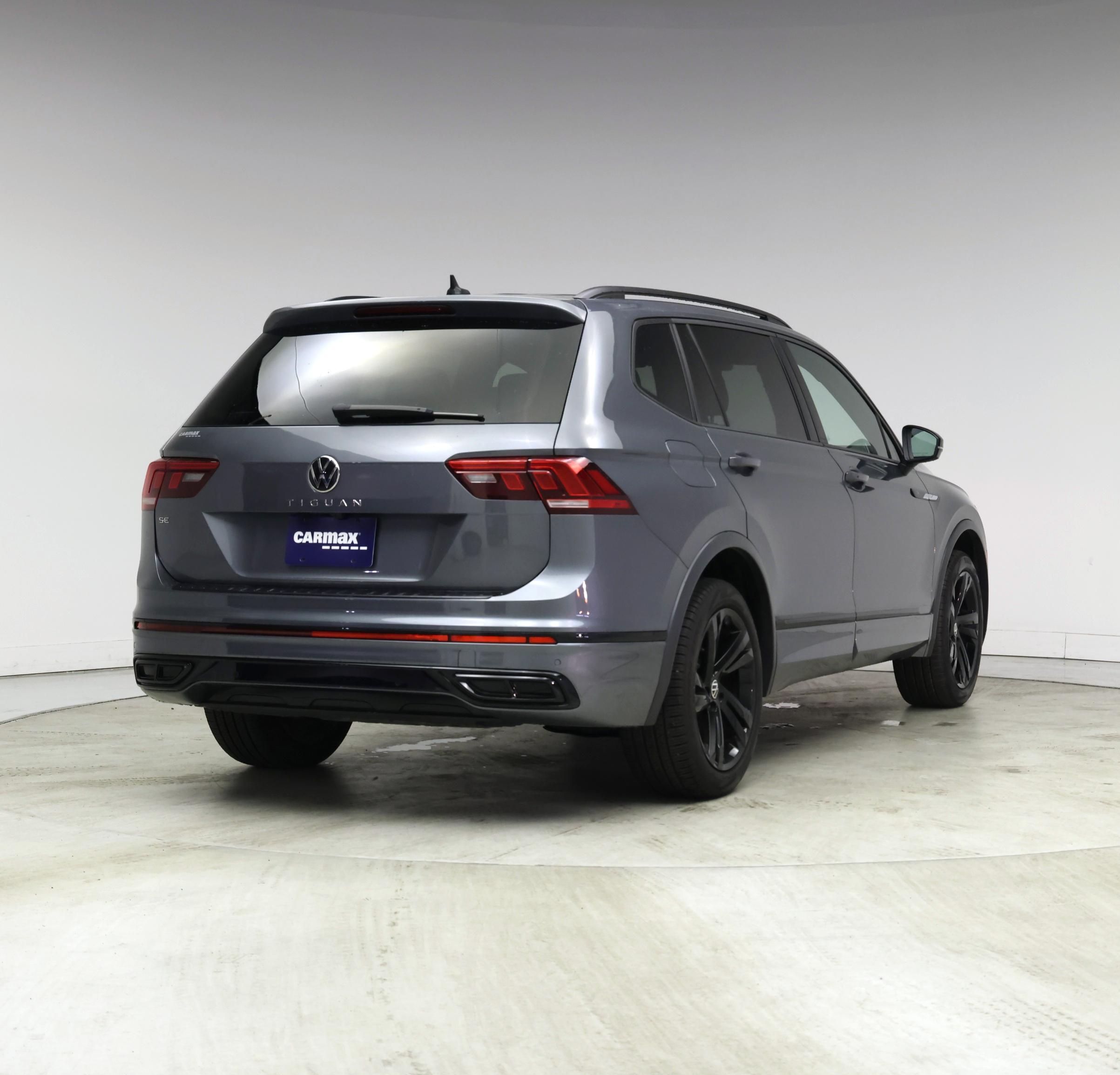 Thumbnail: 2023 Volkswagen Tiguan - 8