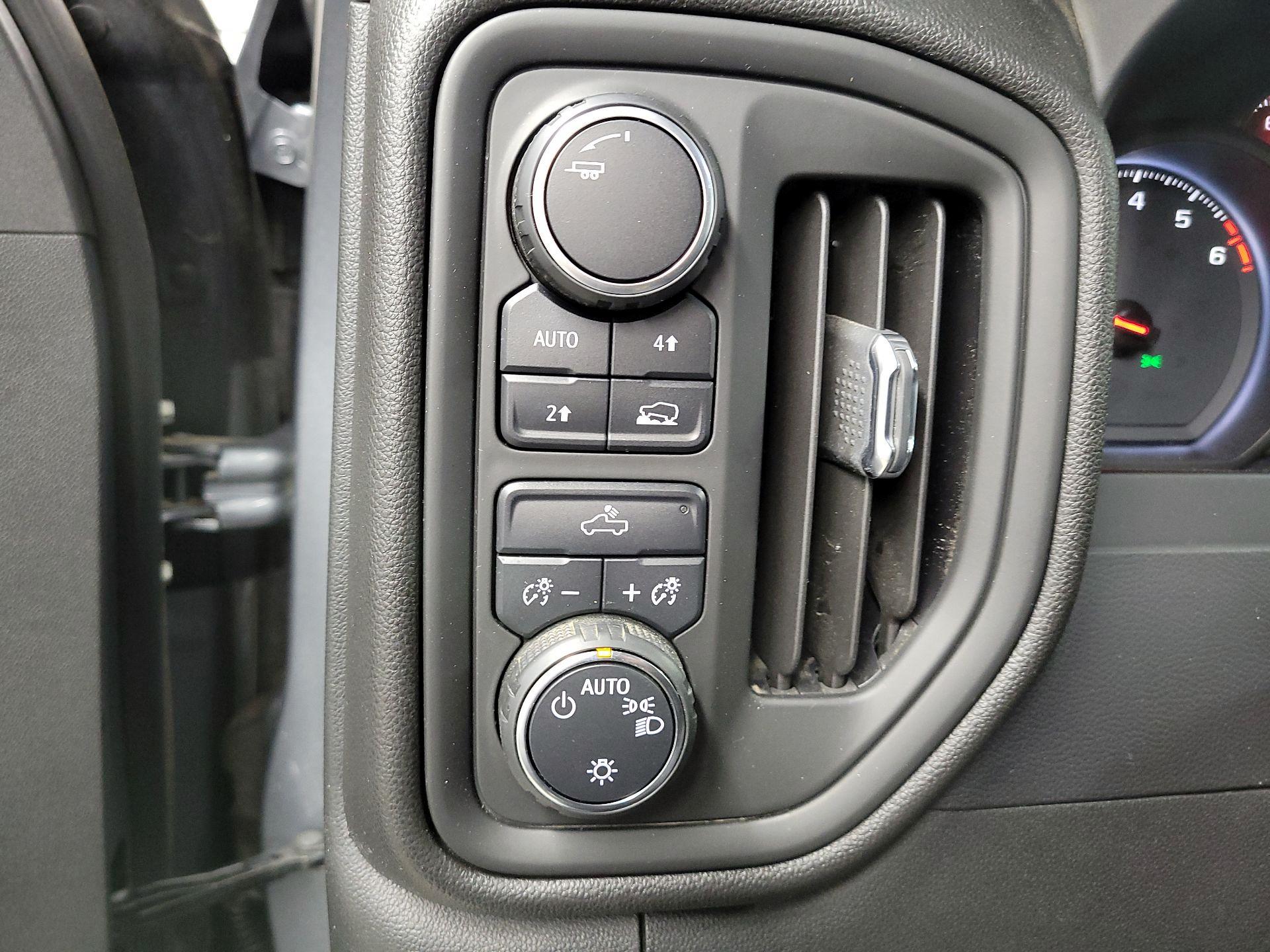 Thumbnail: 2020 Chevrolet Silverado 1500 - 13