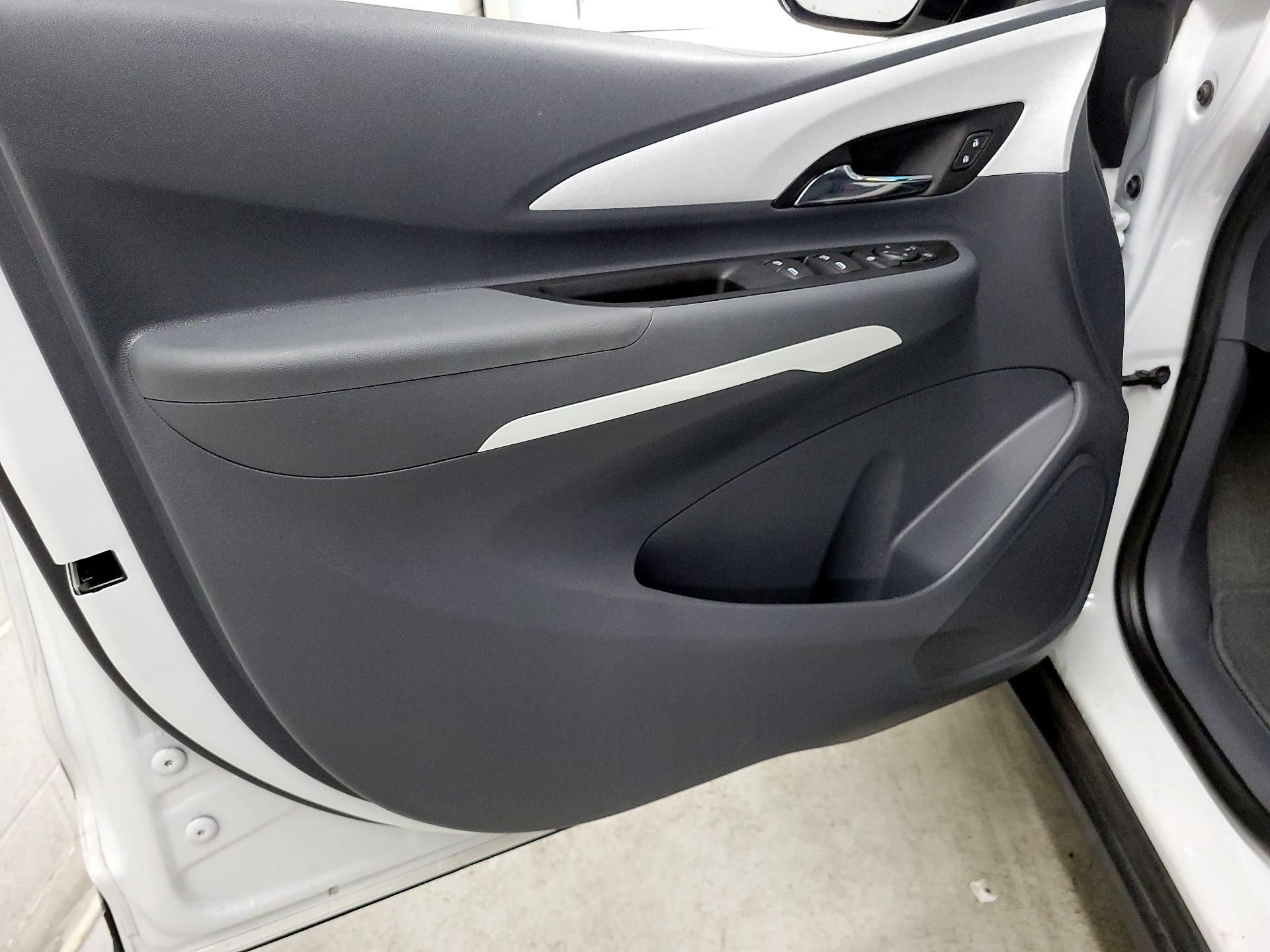 Thumbnail: 2021 Chevrolet Bolt EV - 12