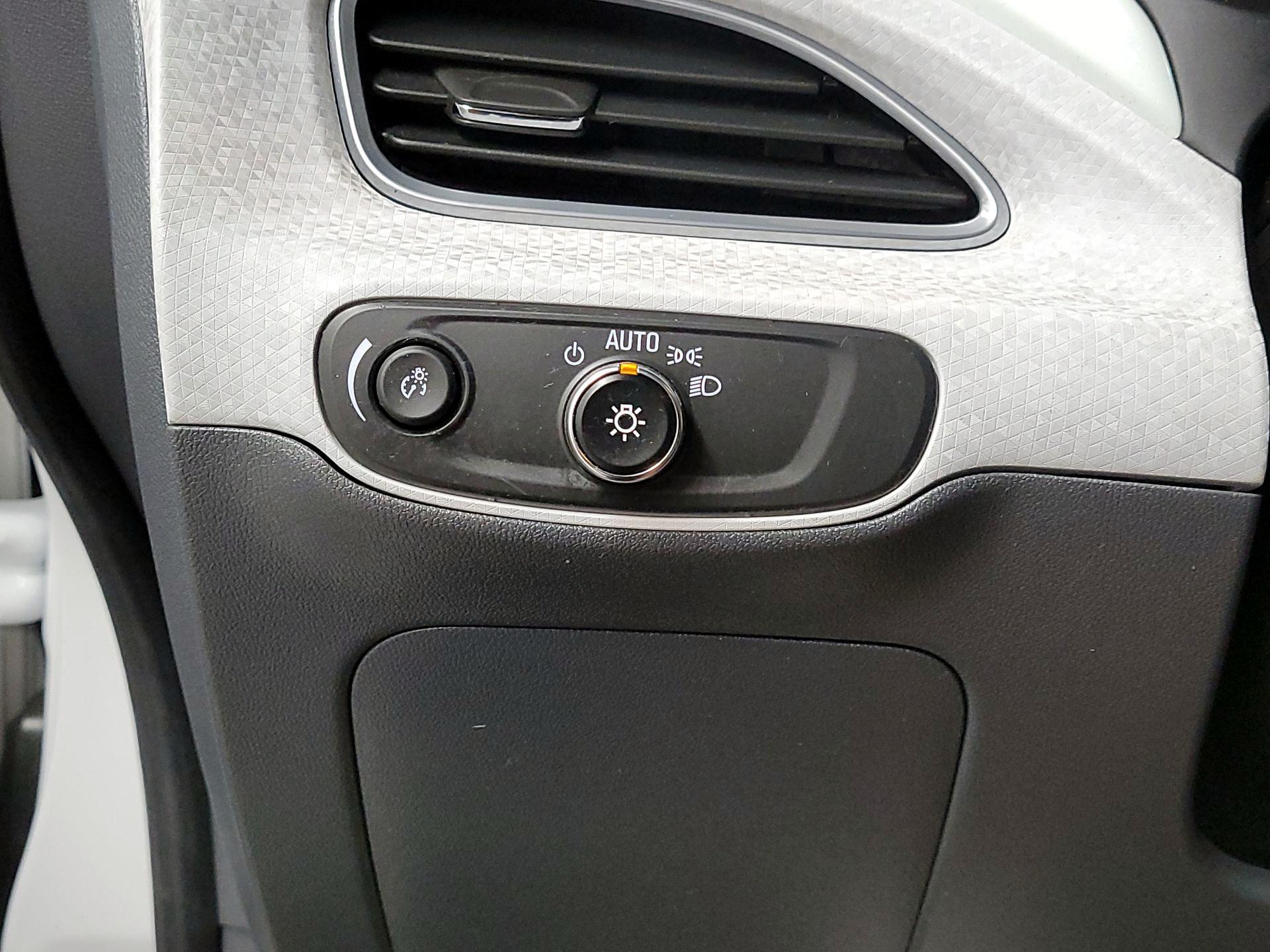 Thumbnail: 2021 Chevrolet Bolt EV - 13
