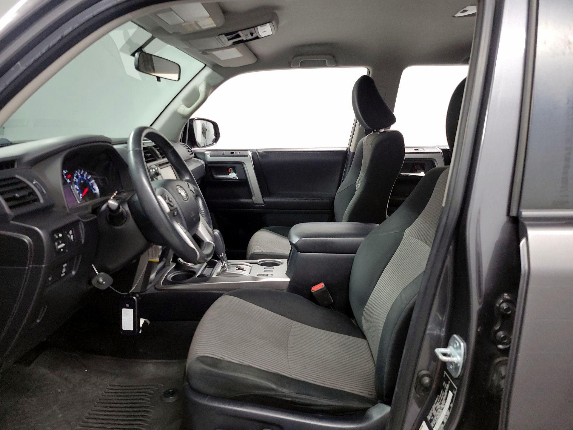 Thumbnail: 2016 Toyota 4Runner - 11