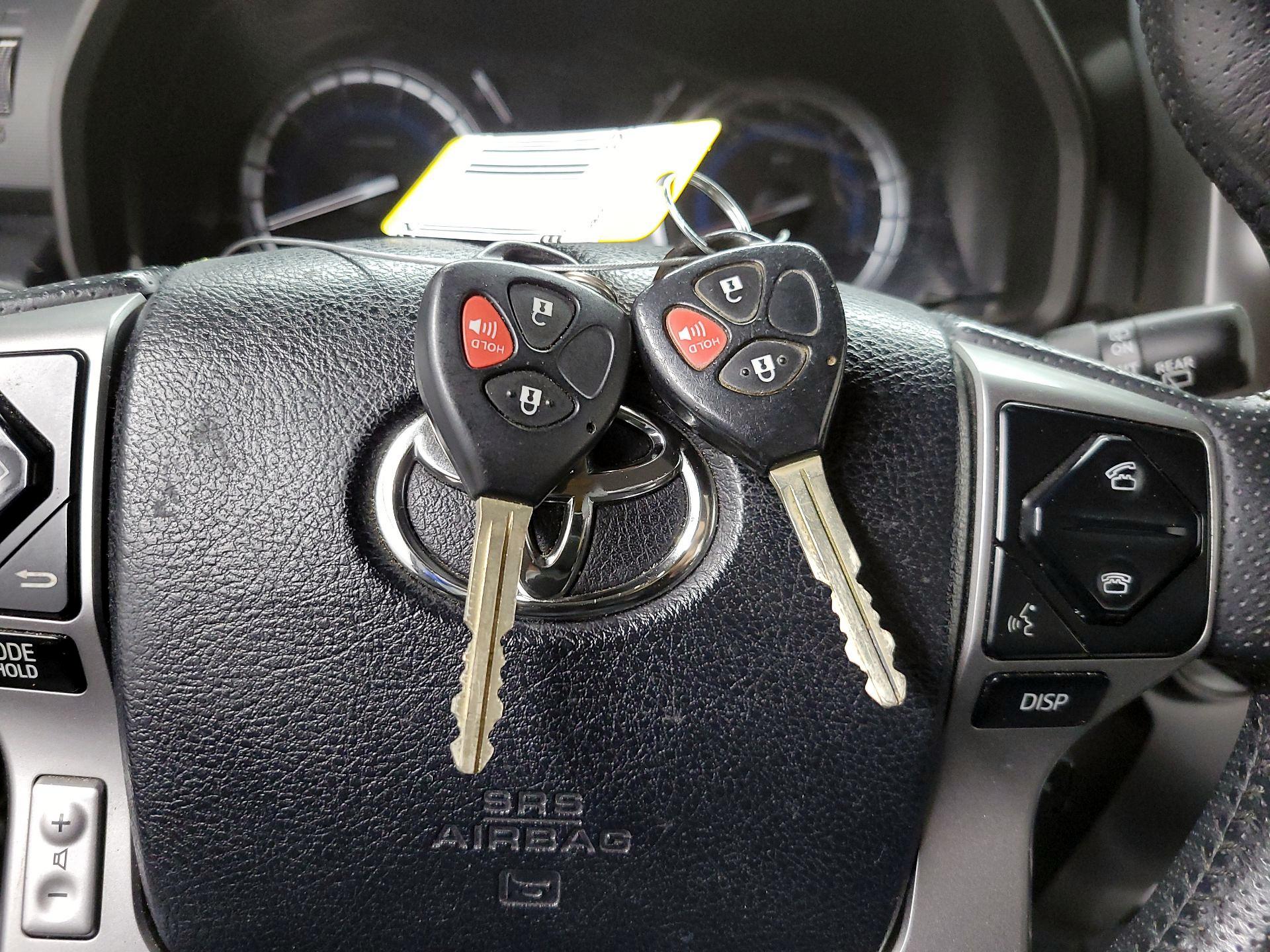 Thumbnail: 2016 Toyota 4Runner - 20