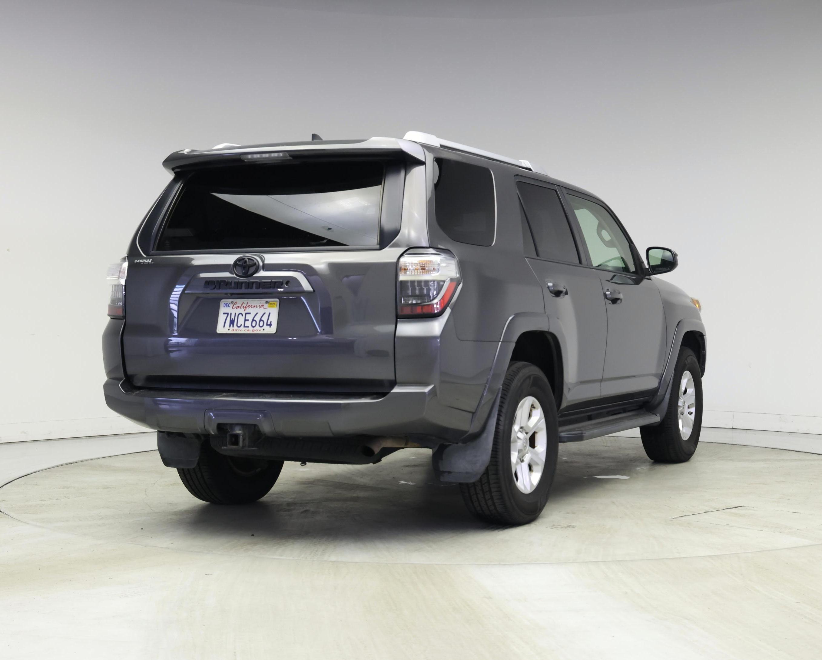 Thumbnail: 2016 Toyota 4Runner - 8
