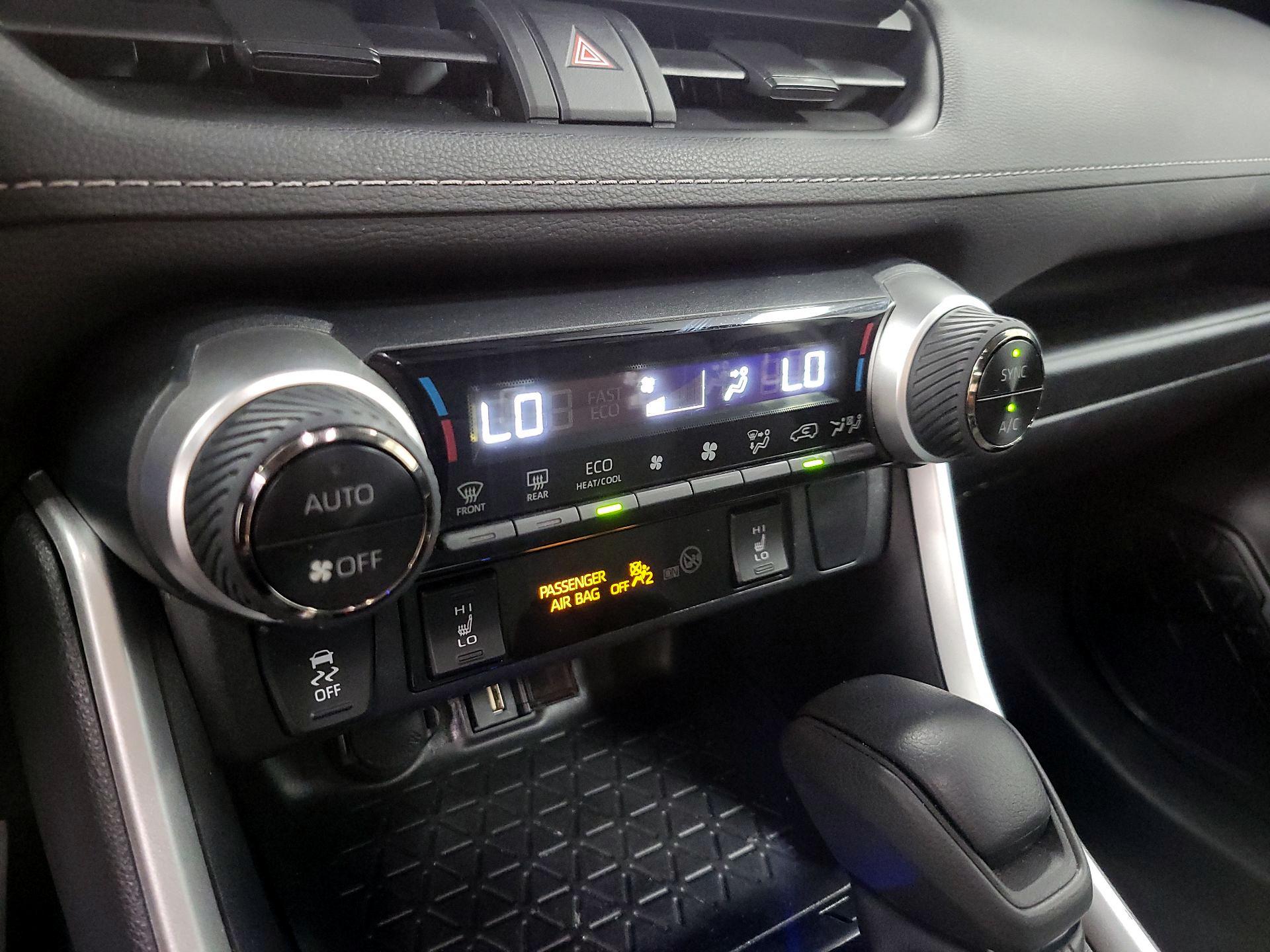 Thumbnail: 2022 Toyota RAV4 - 16