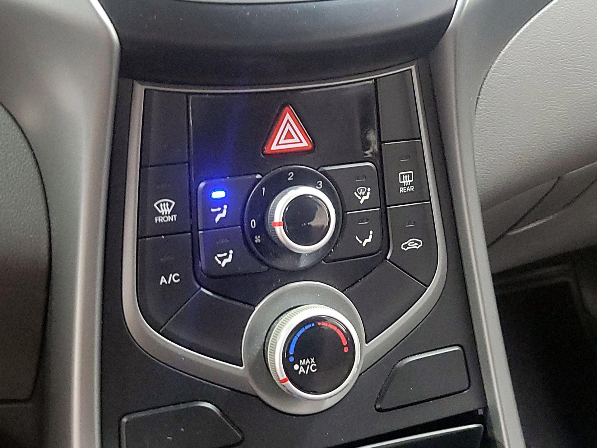 Thumbnail: 2015 Hyundai Elantra - 14