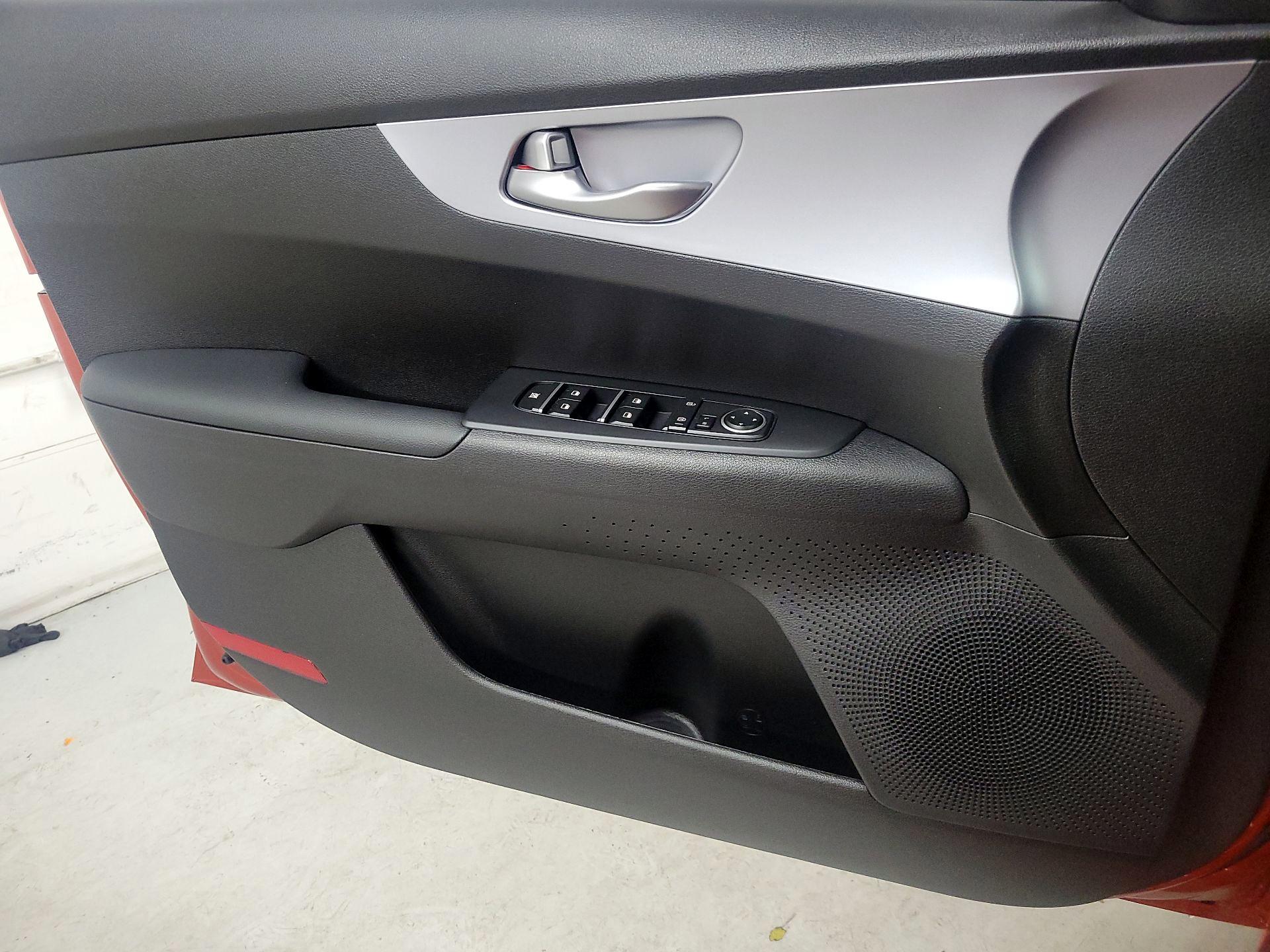 Thumbnail: 2024 Kia Forte - 12