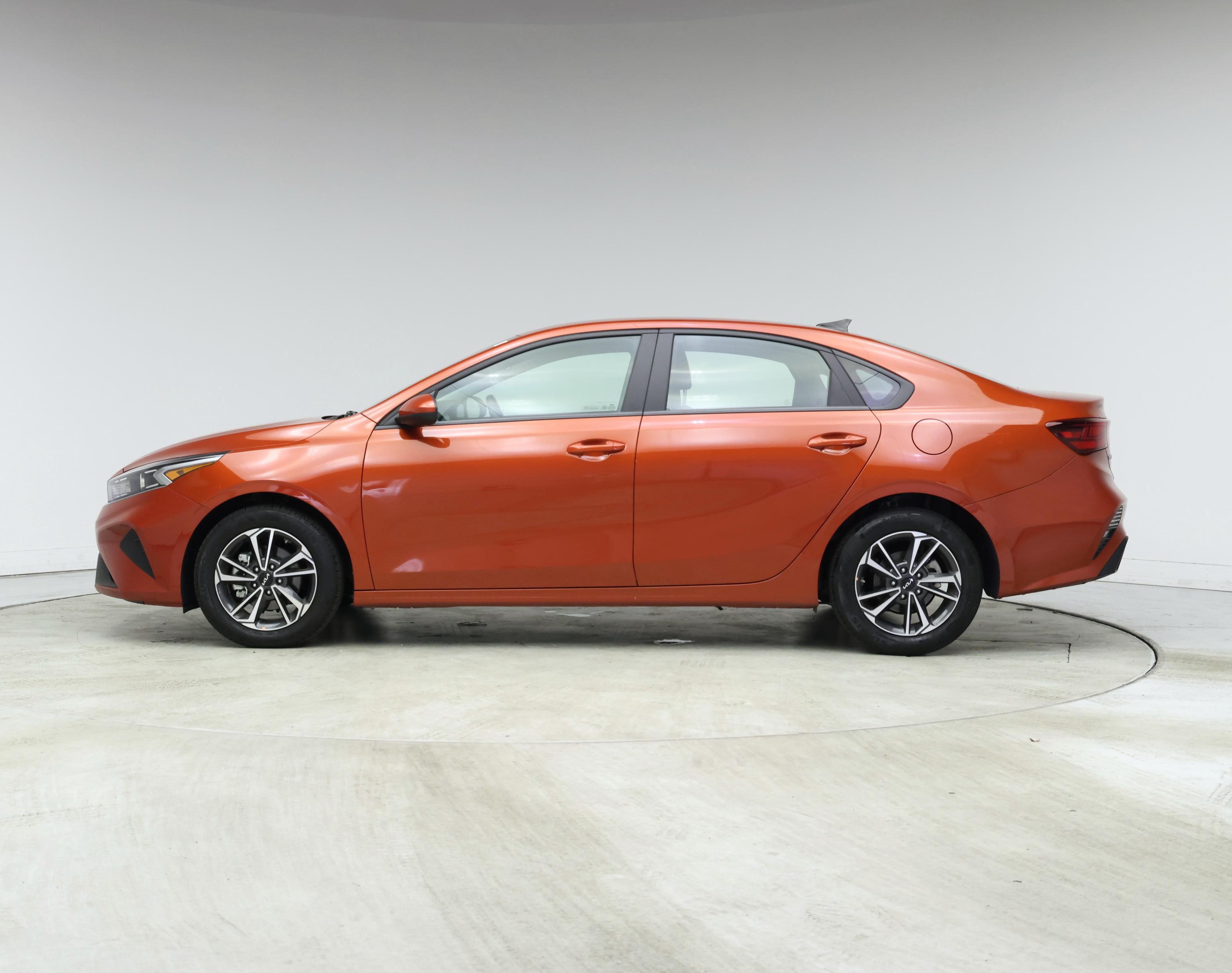 Thumbnail: 2024 Kia Forte - 3
