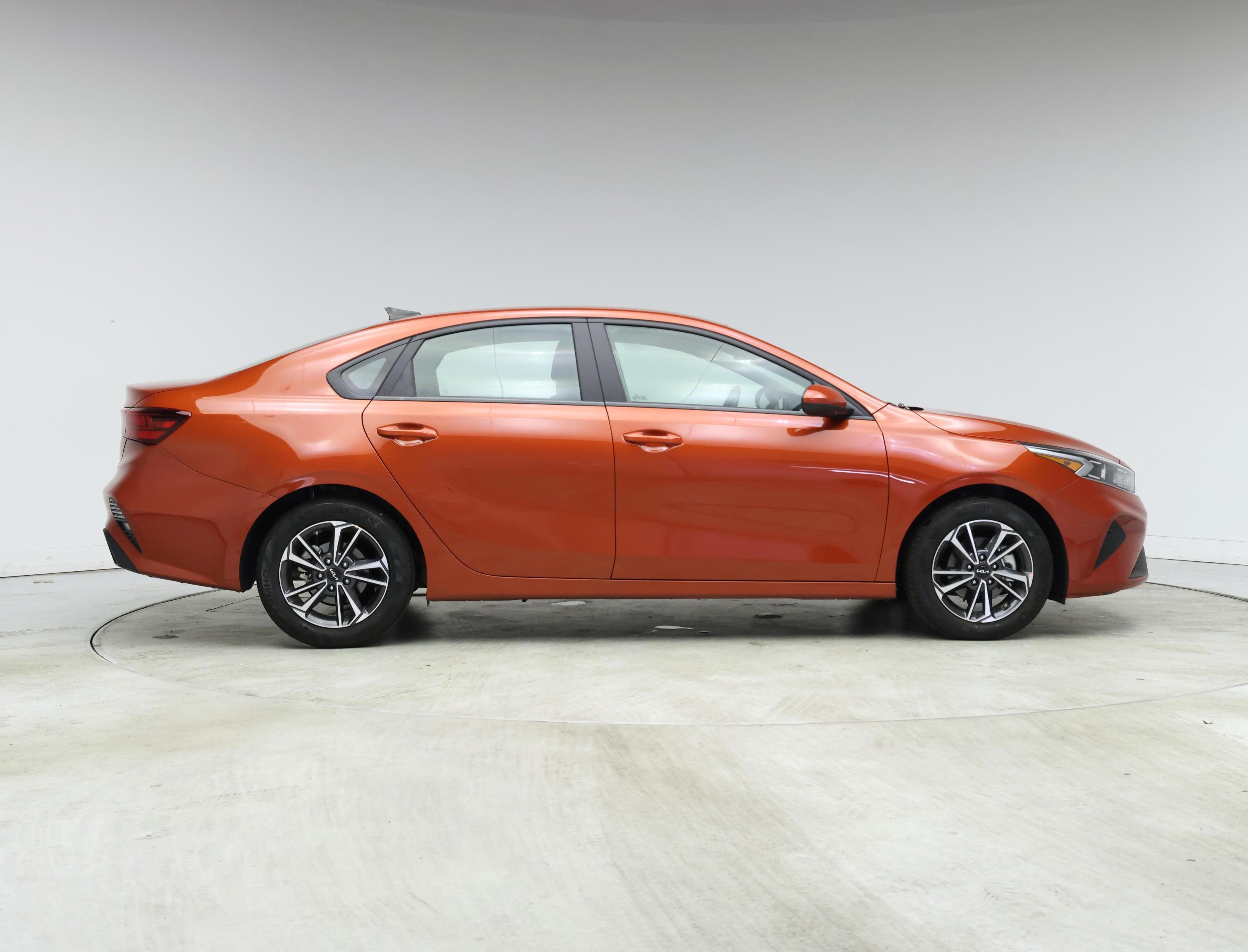 Thumbnail: 2024 Kia Forte - 7