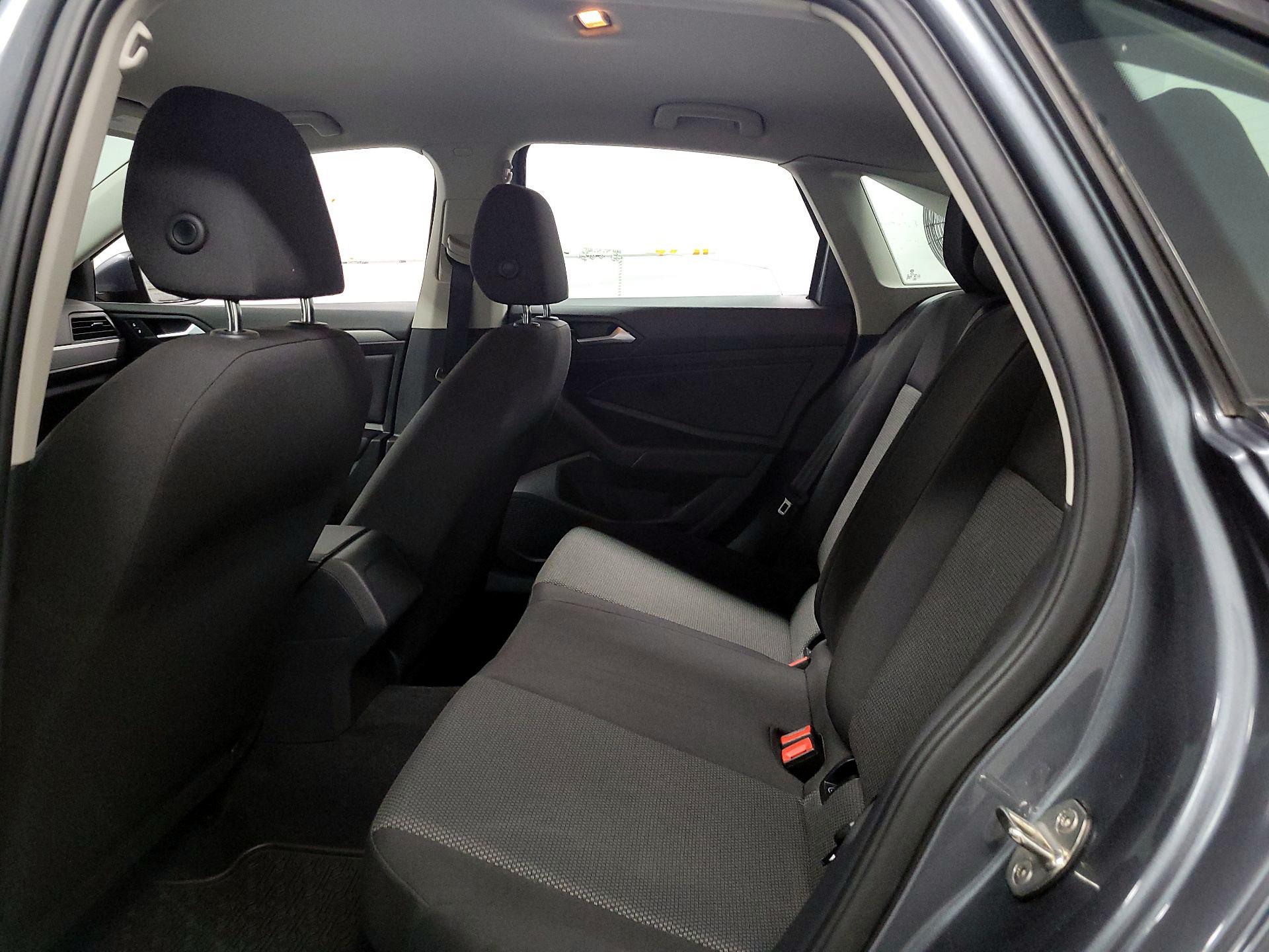 Thumbnail: 2019 Volkswagen Jetta - 17