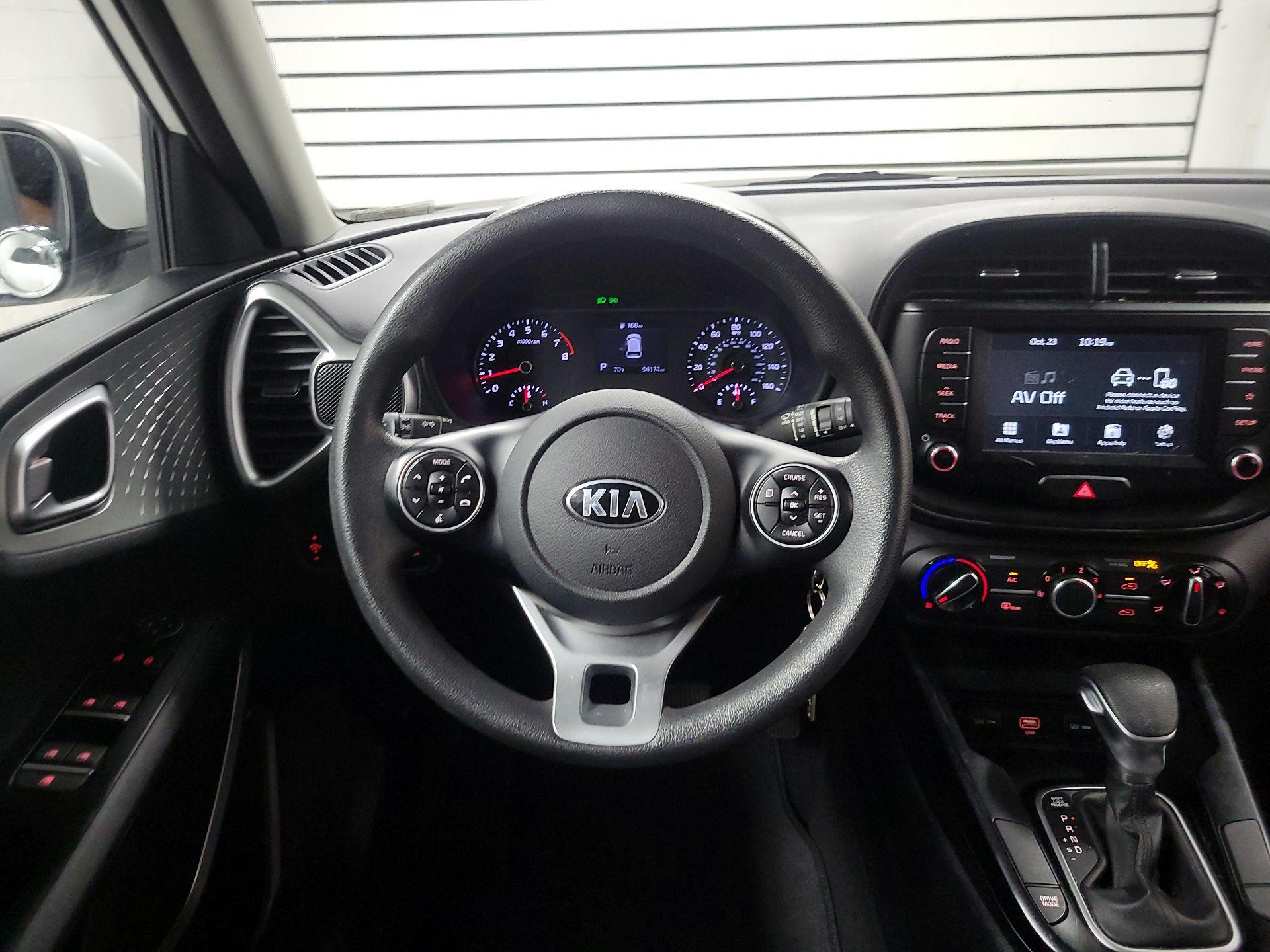 Thumbnail: 2020 Kia Soul - 10