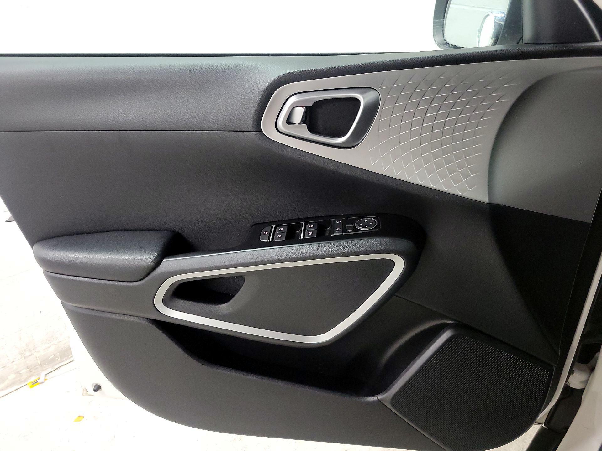 Thumbnail: 2020 Kia Soul - 12