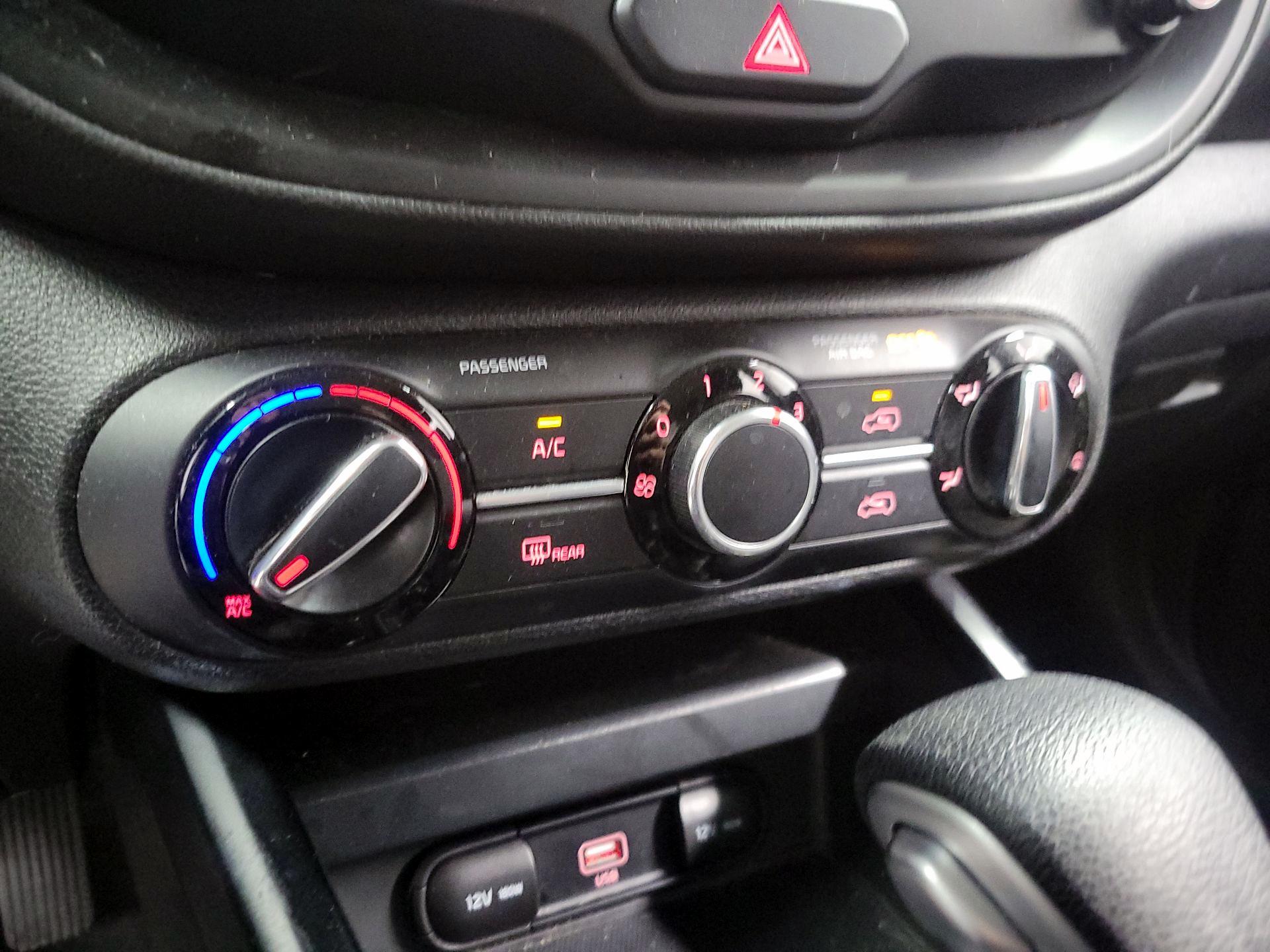 Thumbnail: 2020 Kia Soul - 15