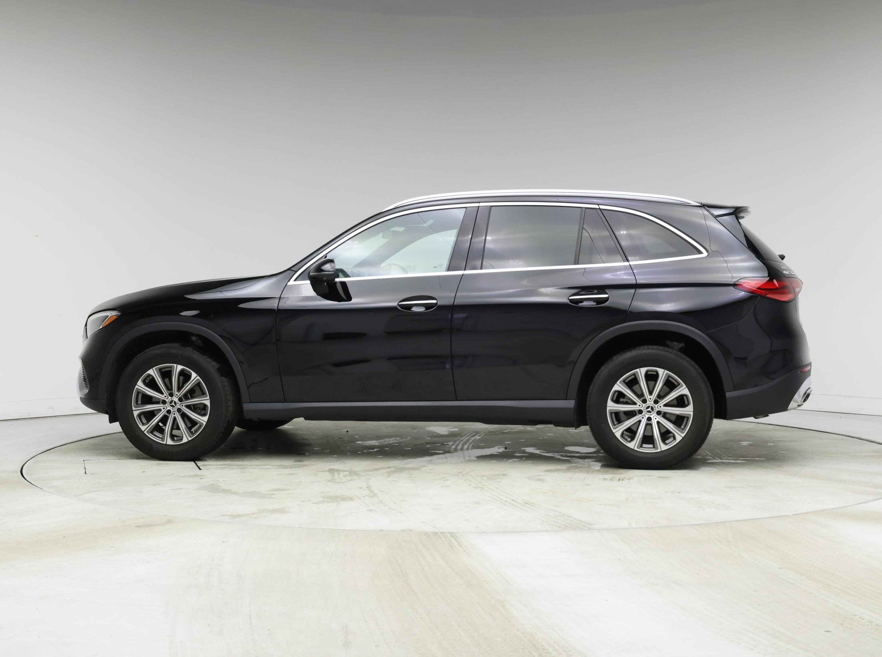 Thumbnail: 2023 Mercedes-Benz GLC - 3