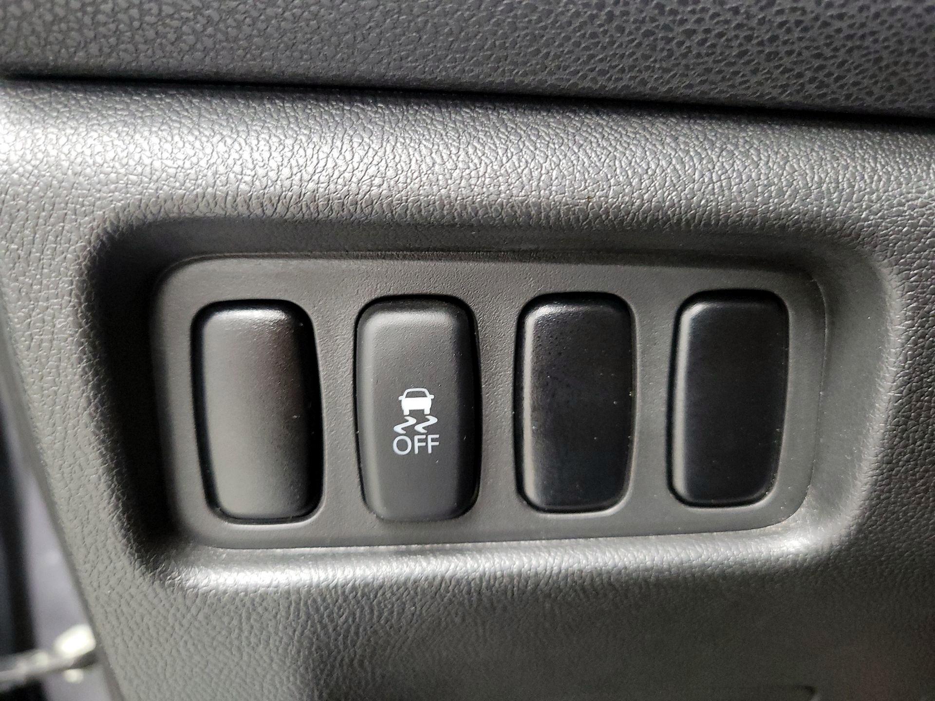 Thumbnail: 2017 Mitsubishi Outlander Sport - 13