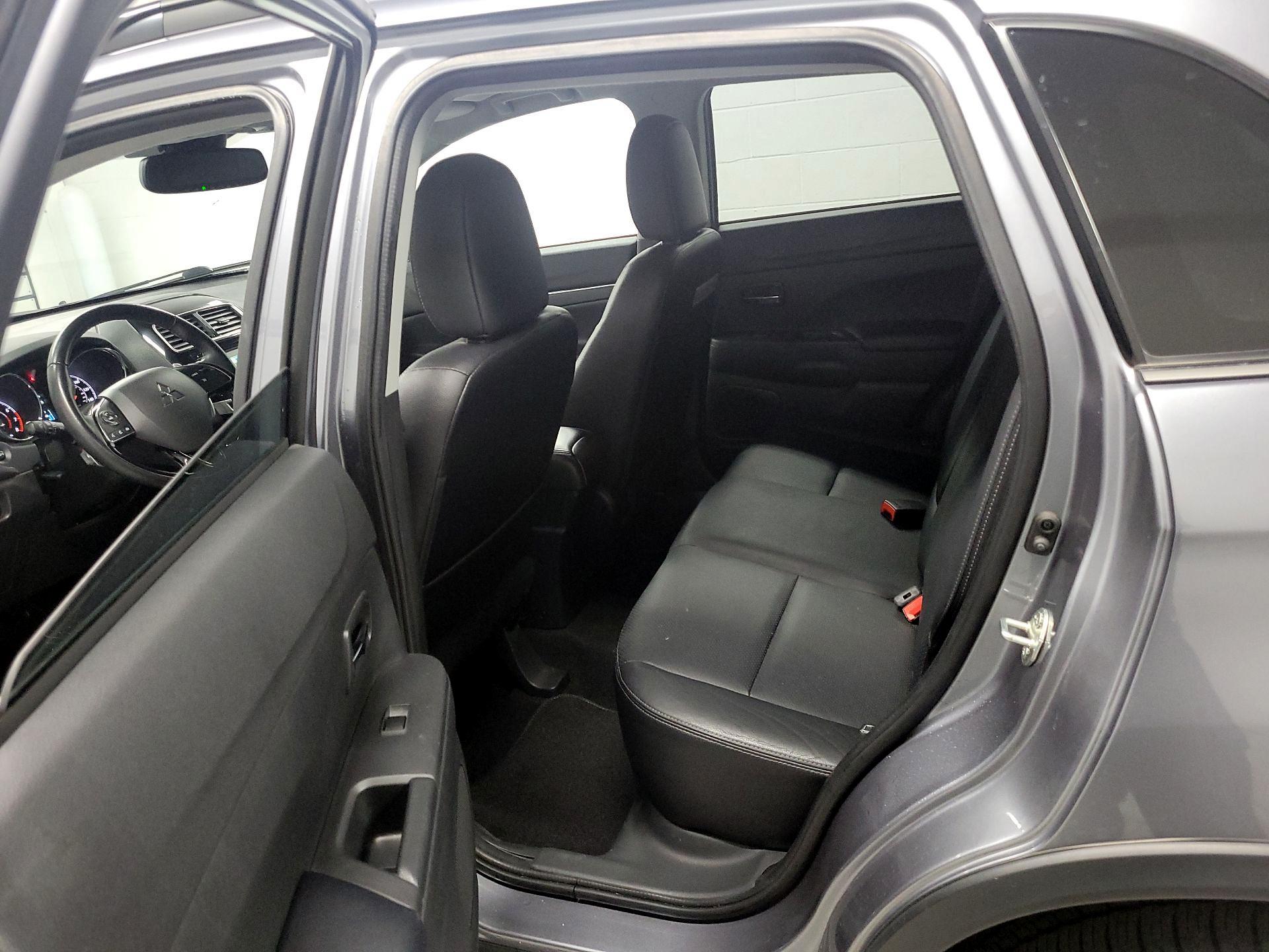 Thumbnail: 2017 Mitsubishi Outlander Sport - 18