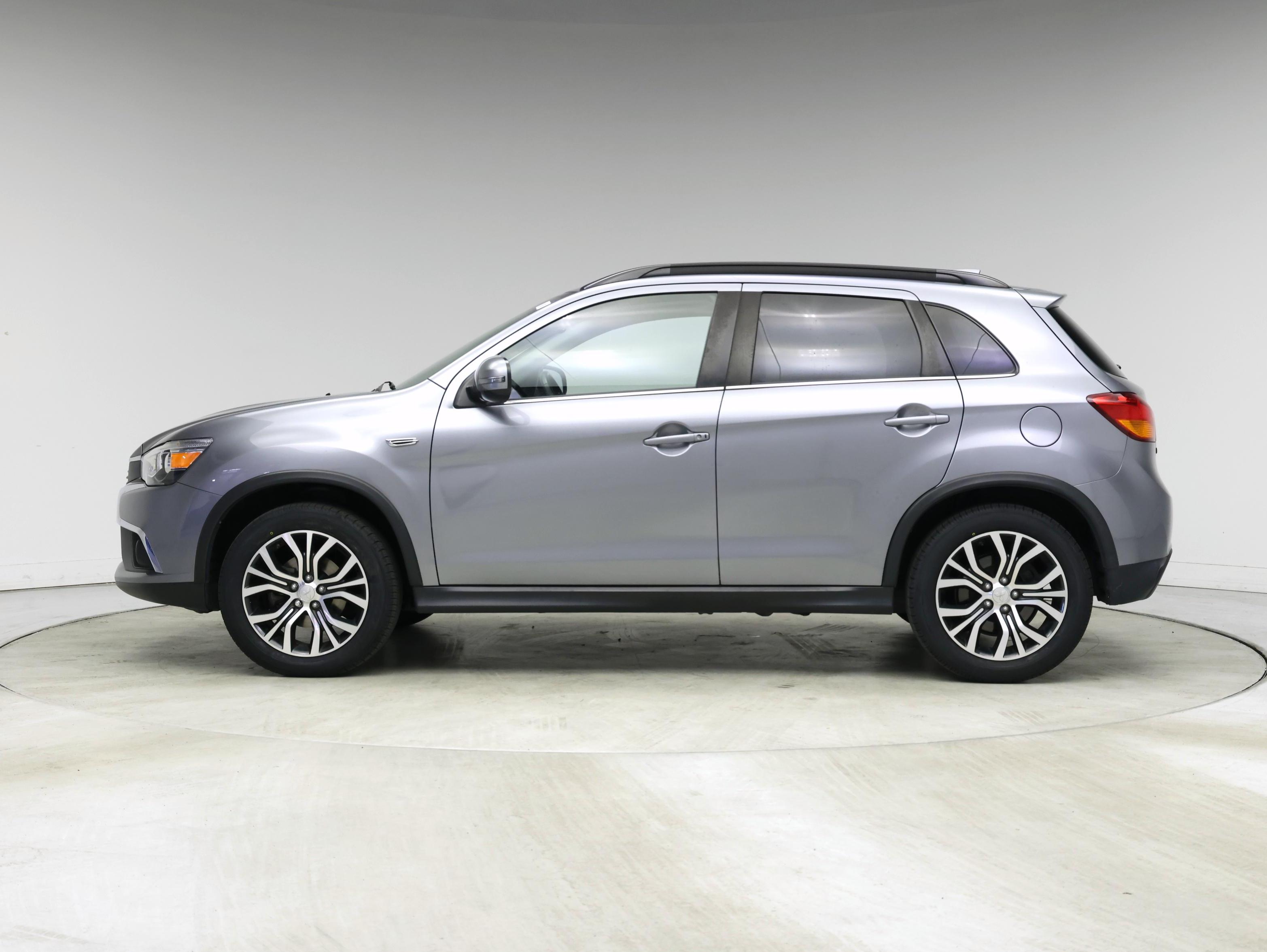 Thumbnail: 2017 Mitsubishi Outlander Sport - 3