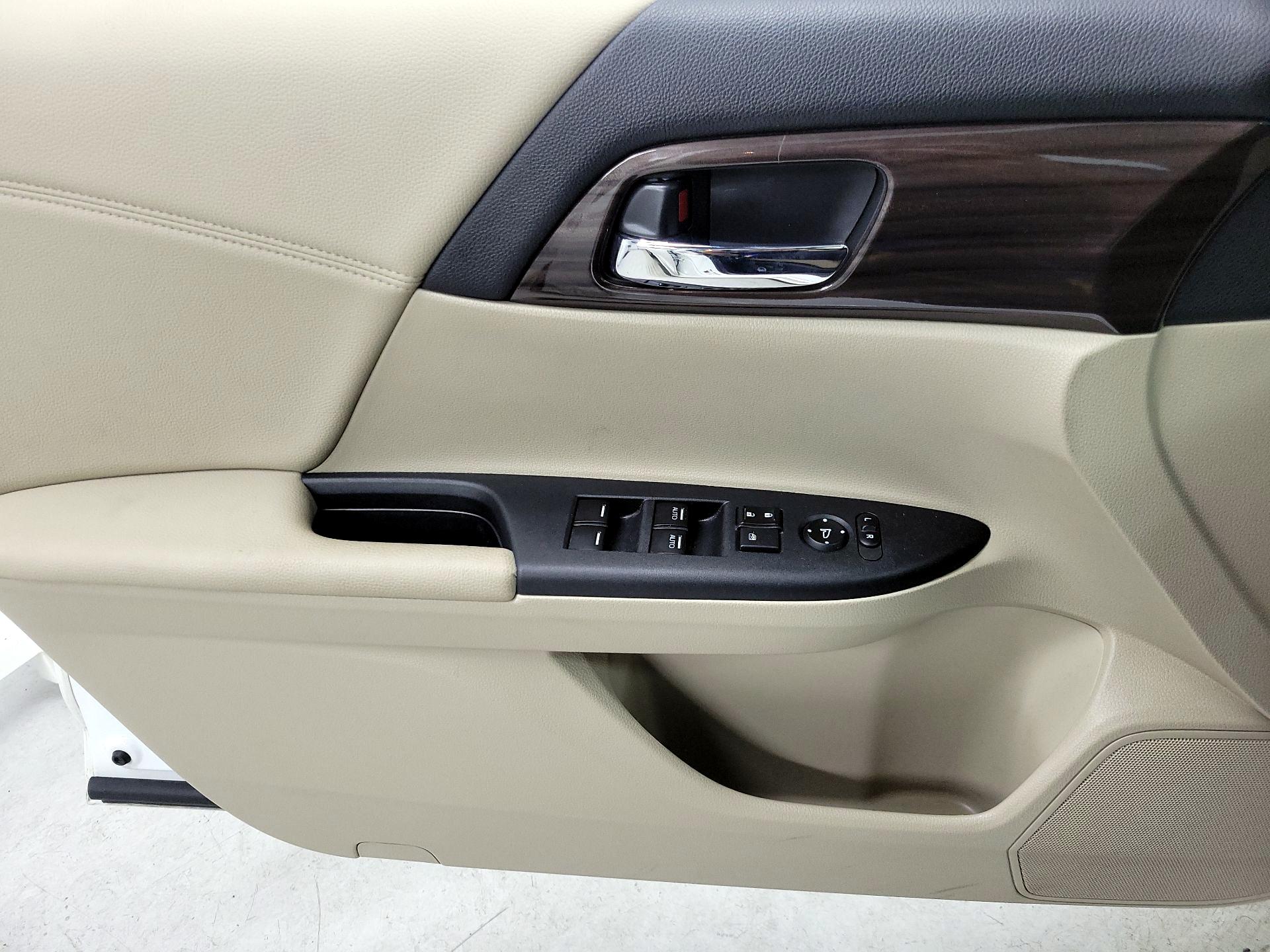 Thumbnail: 2017 Honda Accord - 12