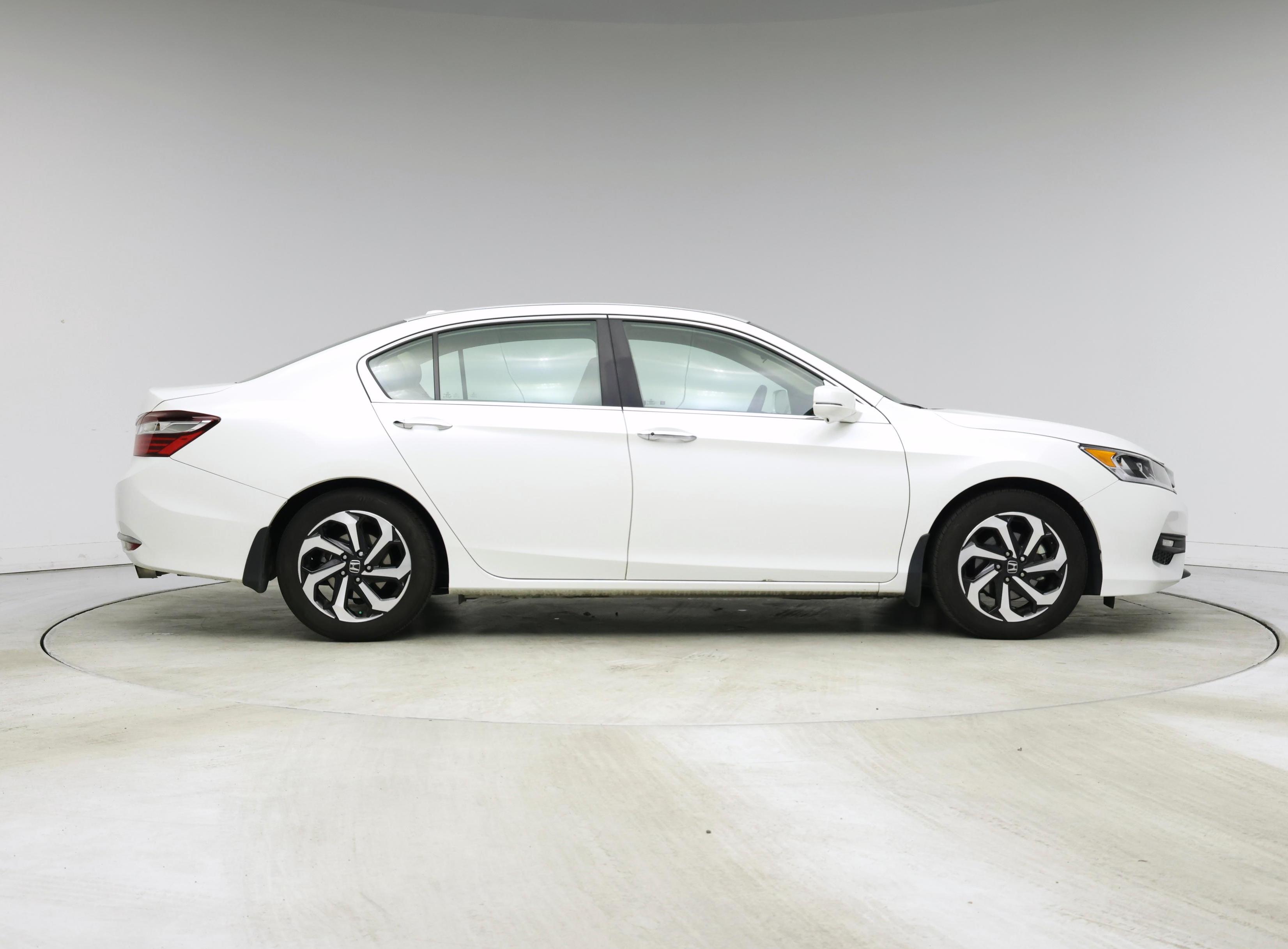 Thumbnail: 2017 Honda Accord - 7